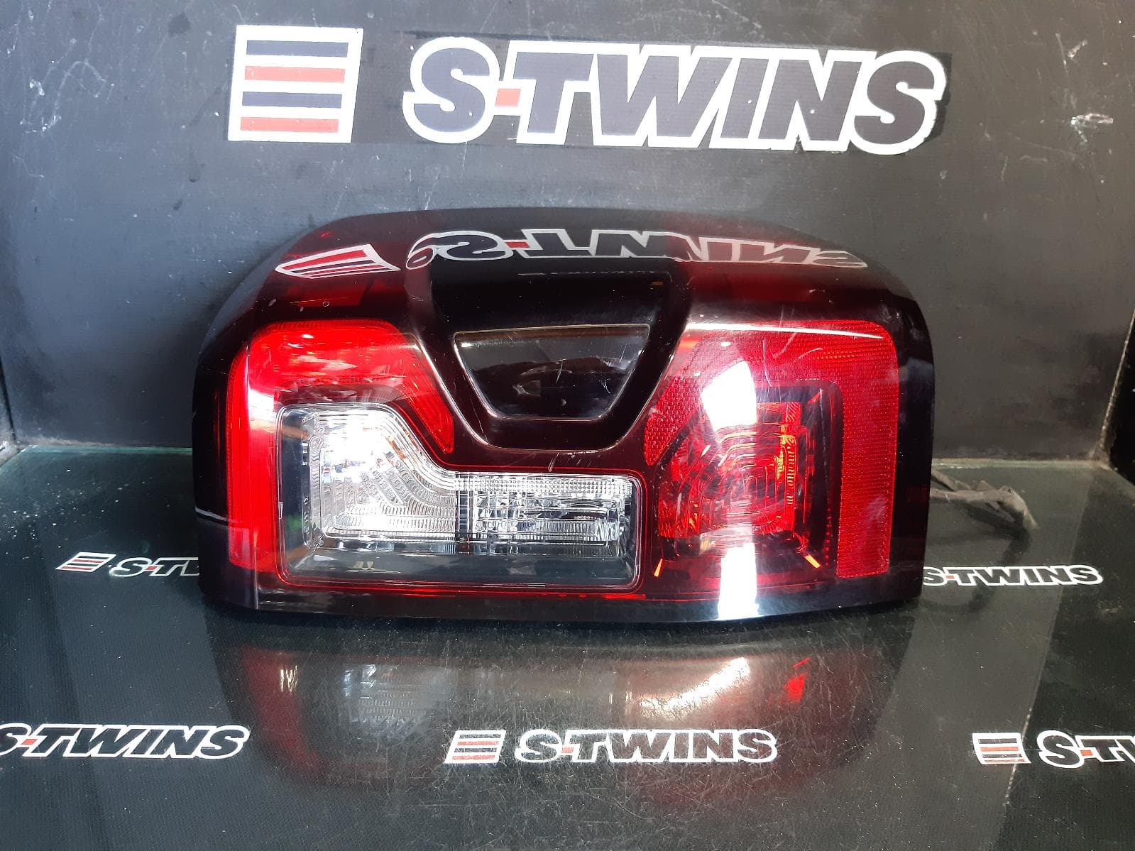 Used auto part listing image: 2023 FORD RANGER RIGHT TAILLIGHT RA, IN BODY, W/ HALOGEN REVERSE LIGHT, BLIND SPOT TYPE, 05/22- 0000367860