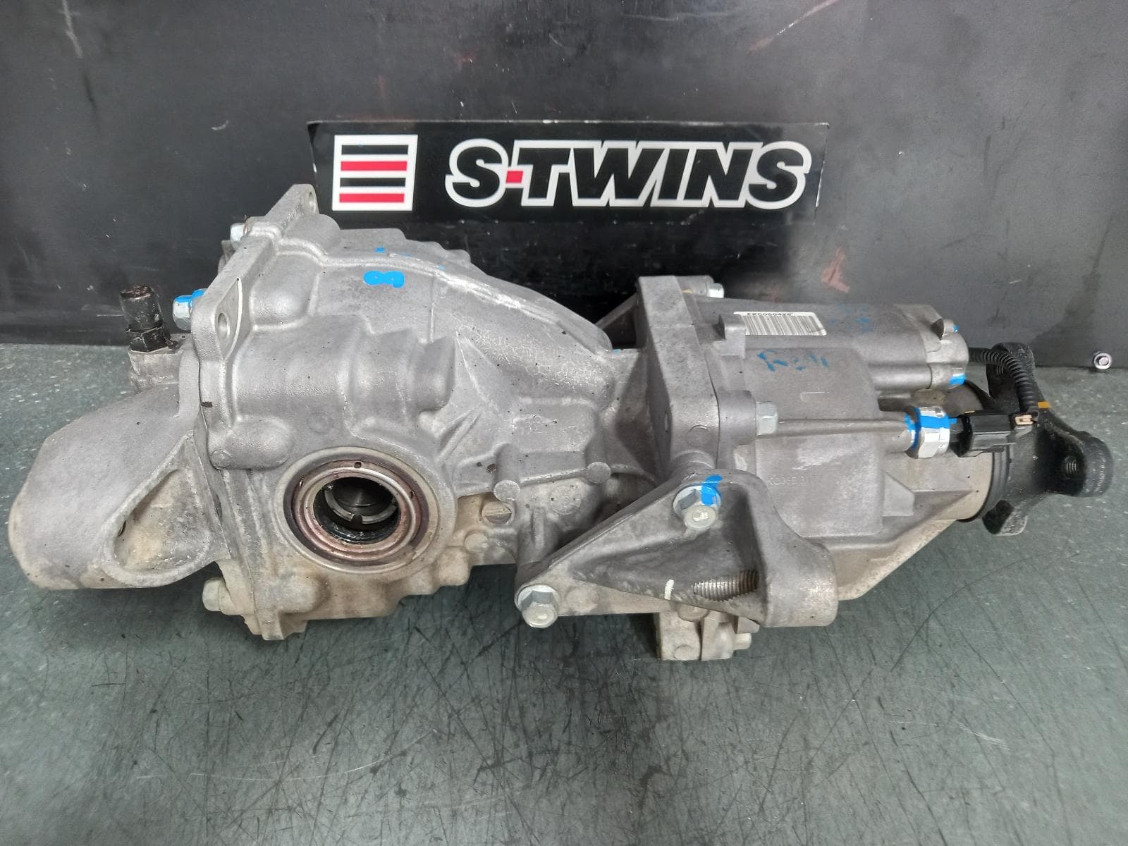 Used auto part listing image: 2019 KIA SPORTAGE DIFFERENTIAL CENTRE REAR, PETROL/DIESEL, QL, 10/15-08/21 0000369904