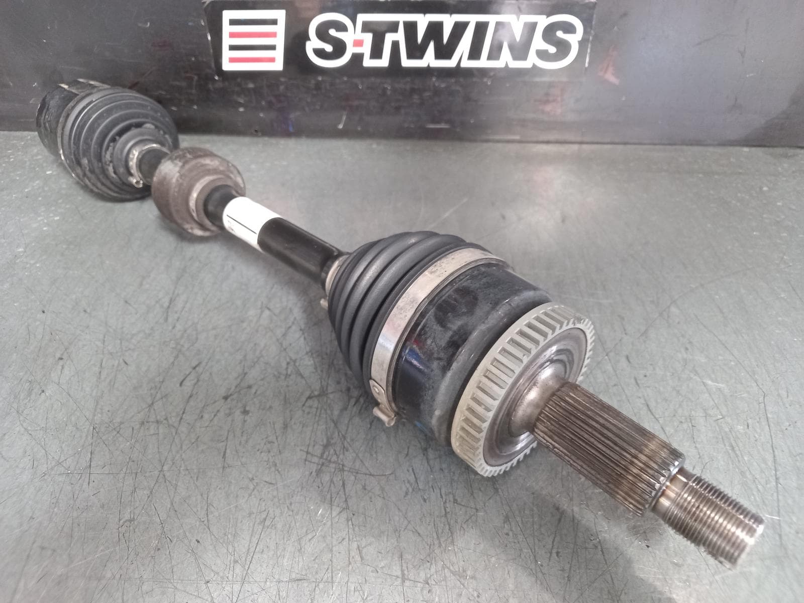 Used auto part listing image: 2019 KIA SPORTAGE LEFT DRIVESHAFT FRONT, DIESEL, 2.0, QL, 10/15-08/21 0000369905