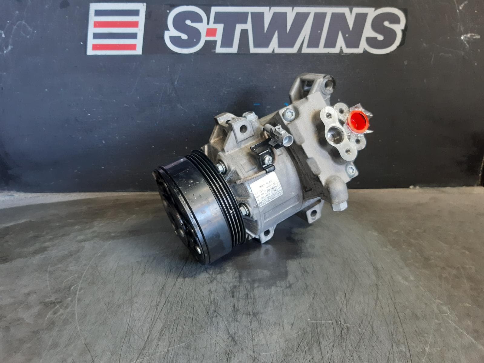 Used auto part listing image: 2006 SUZUKI VITARA A C COMPRESSOR GRAND VITARA, JB, 2.7, PETROL, ZEXEL/VALEO, 04/05-09/08 0000369707