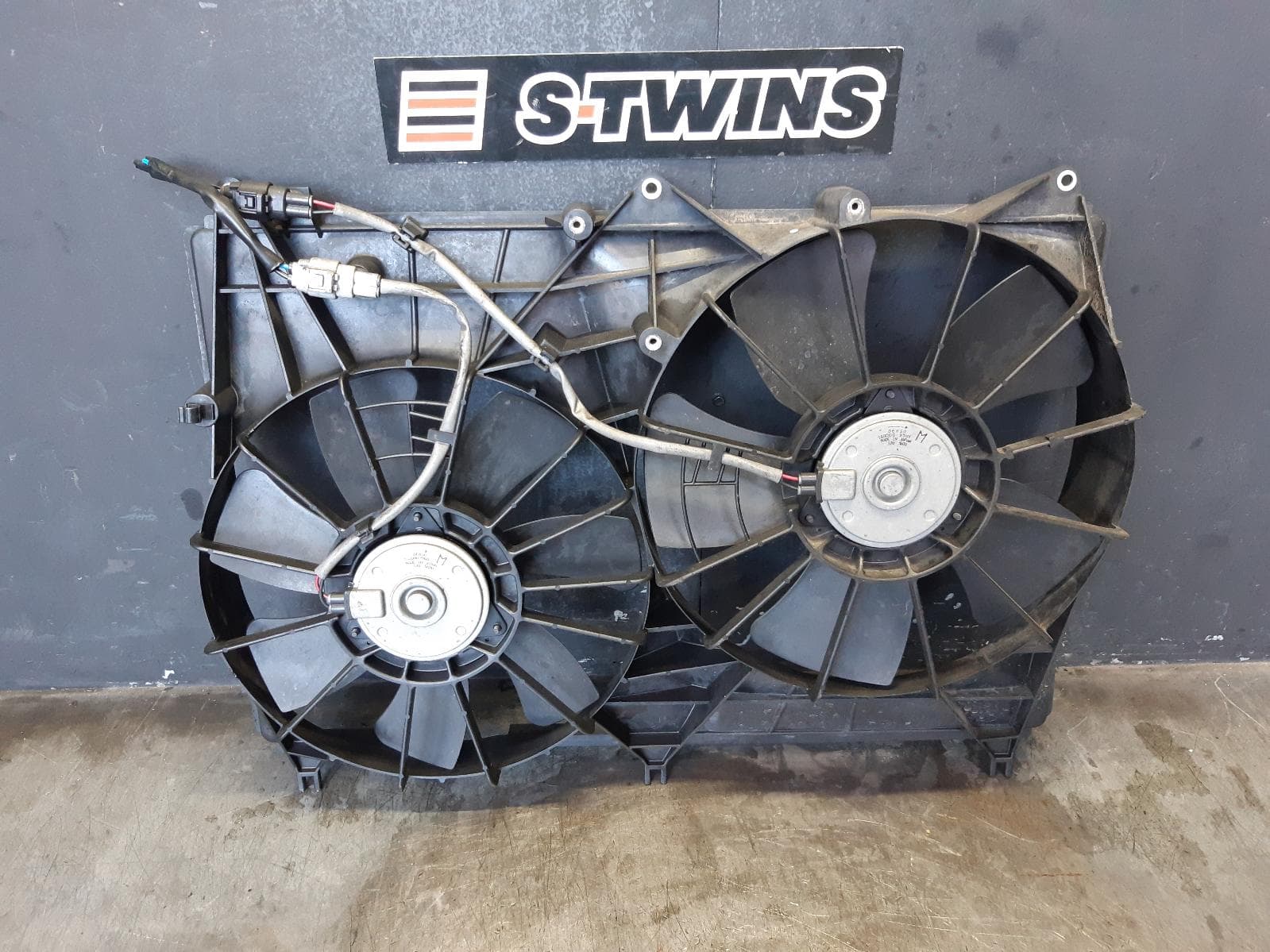 Used auto part listing image: 2006 SUZUKI VITARA FAN DUAL FAN ASSY, 2.7, GRAND VITARA, JB, 04/05-09/08 0000369712
