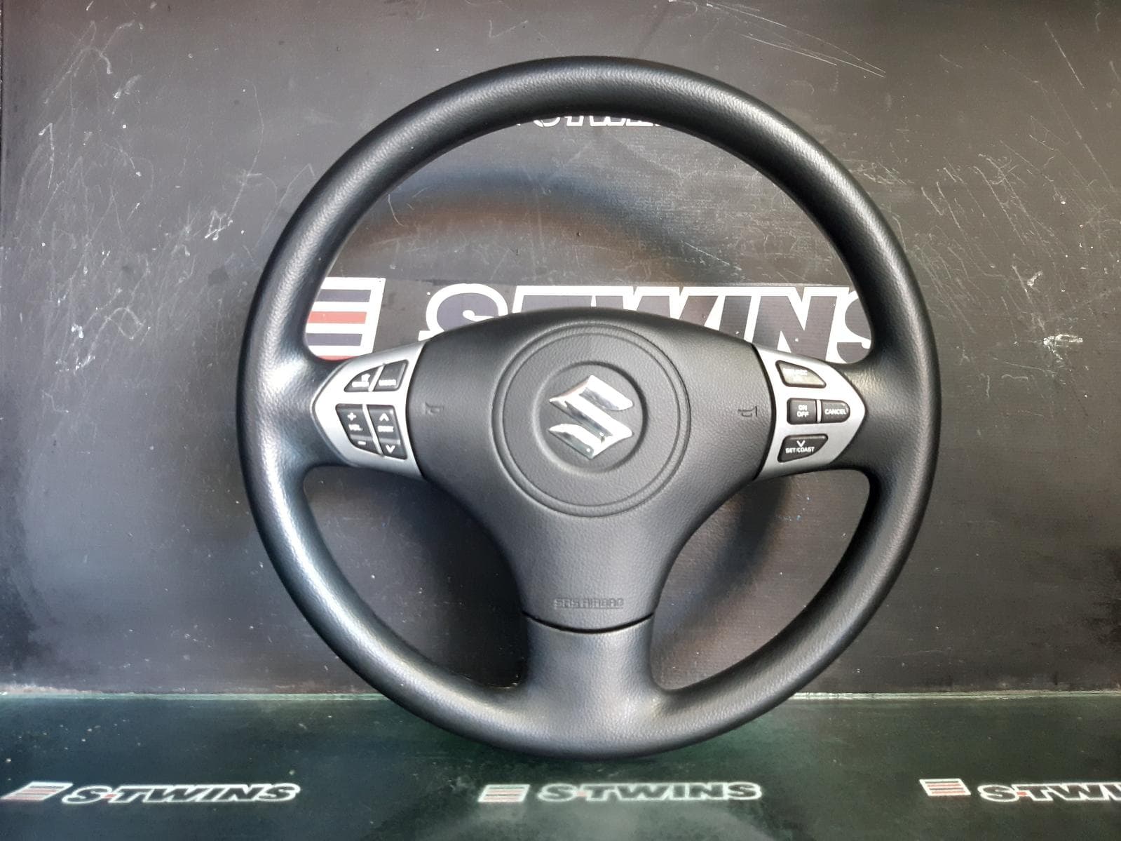 Used auto part listing image: 2006 SUZUKI VITARA SEAT BELT STALK LH FRONT, SEAT BELT ONLY, 5DR TYPE, GRAND VITARA, JB-JT, 04/05-12/18 0000369722