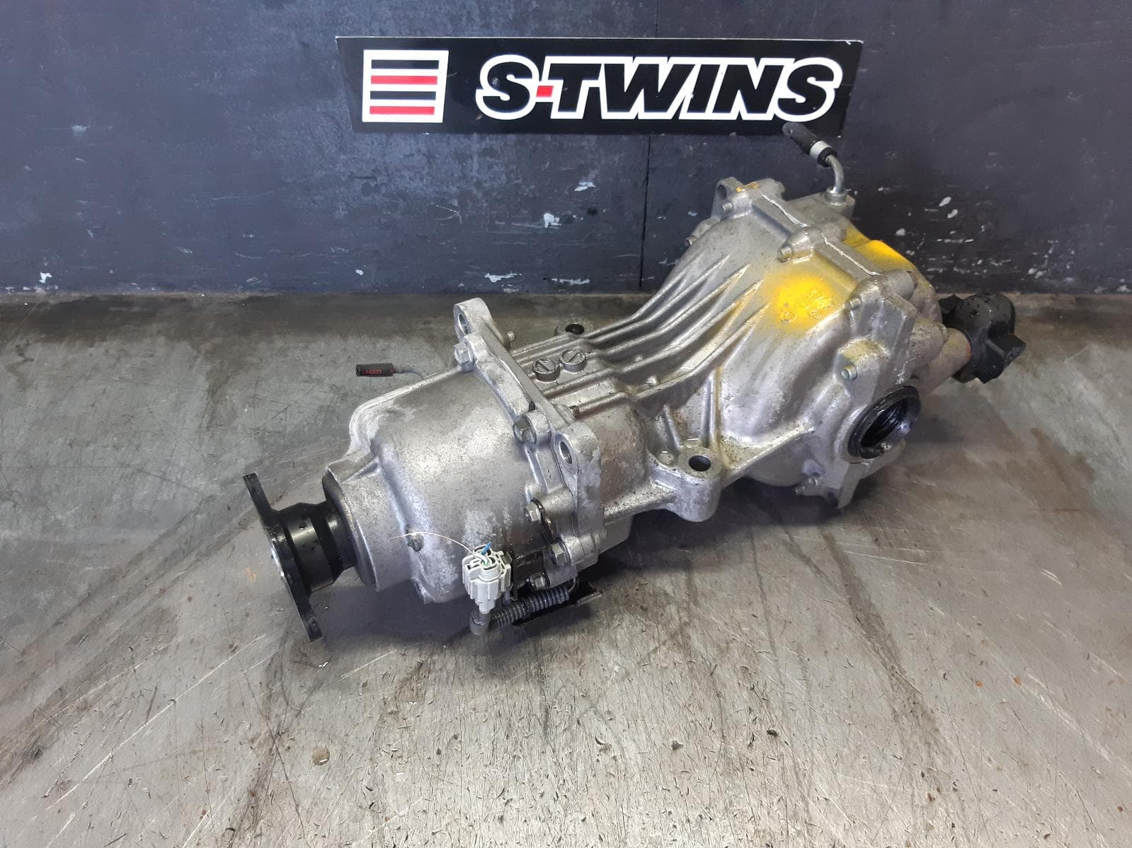 Used auto part listing image: 2006 NISSAN XTRAIL DIFFERENTIAL CENTRE REAR IRS, T30, 10/01-09/07 0000369388