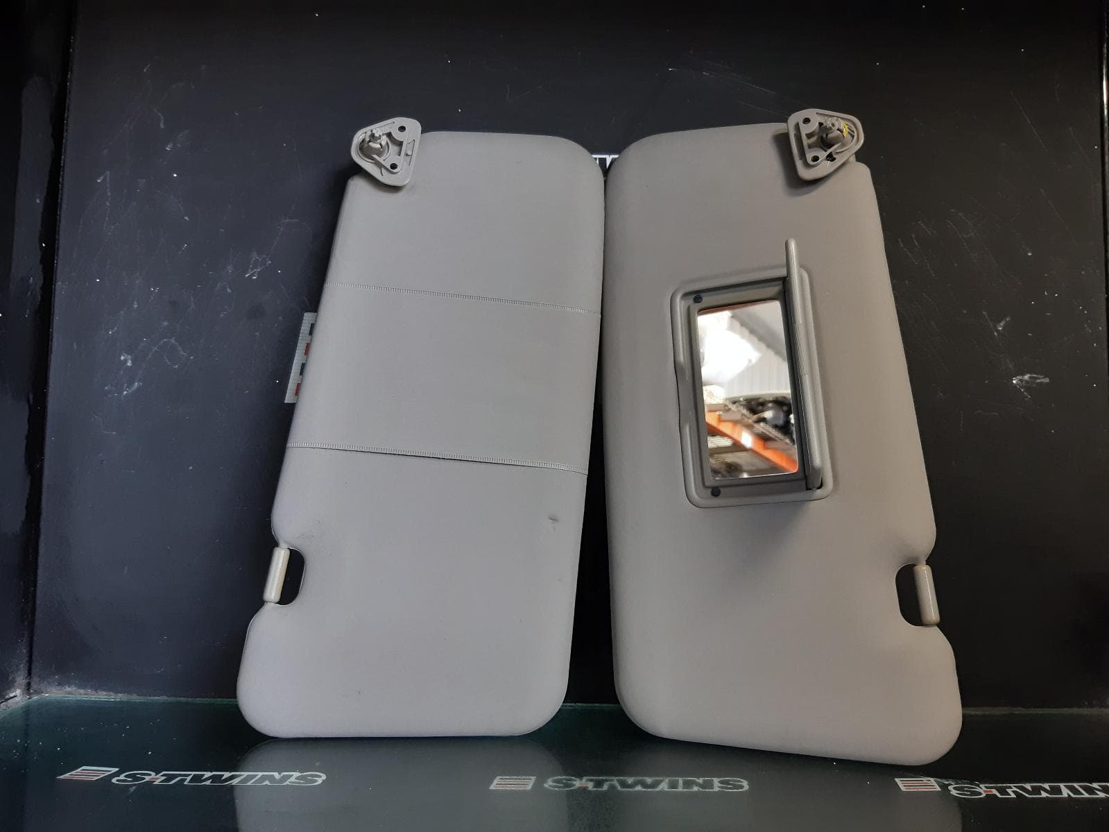 Used auto part listing image: 2006 NISSAN XTRAIL SUNVISOR T30, PAIR, 10/01-09/07 0000369441