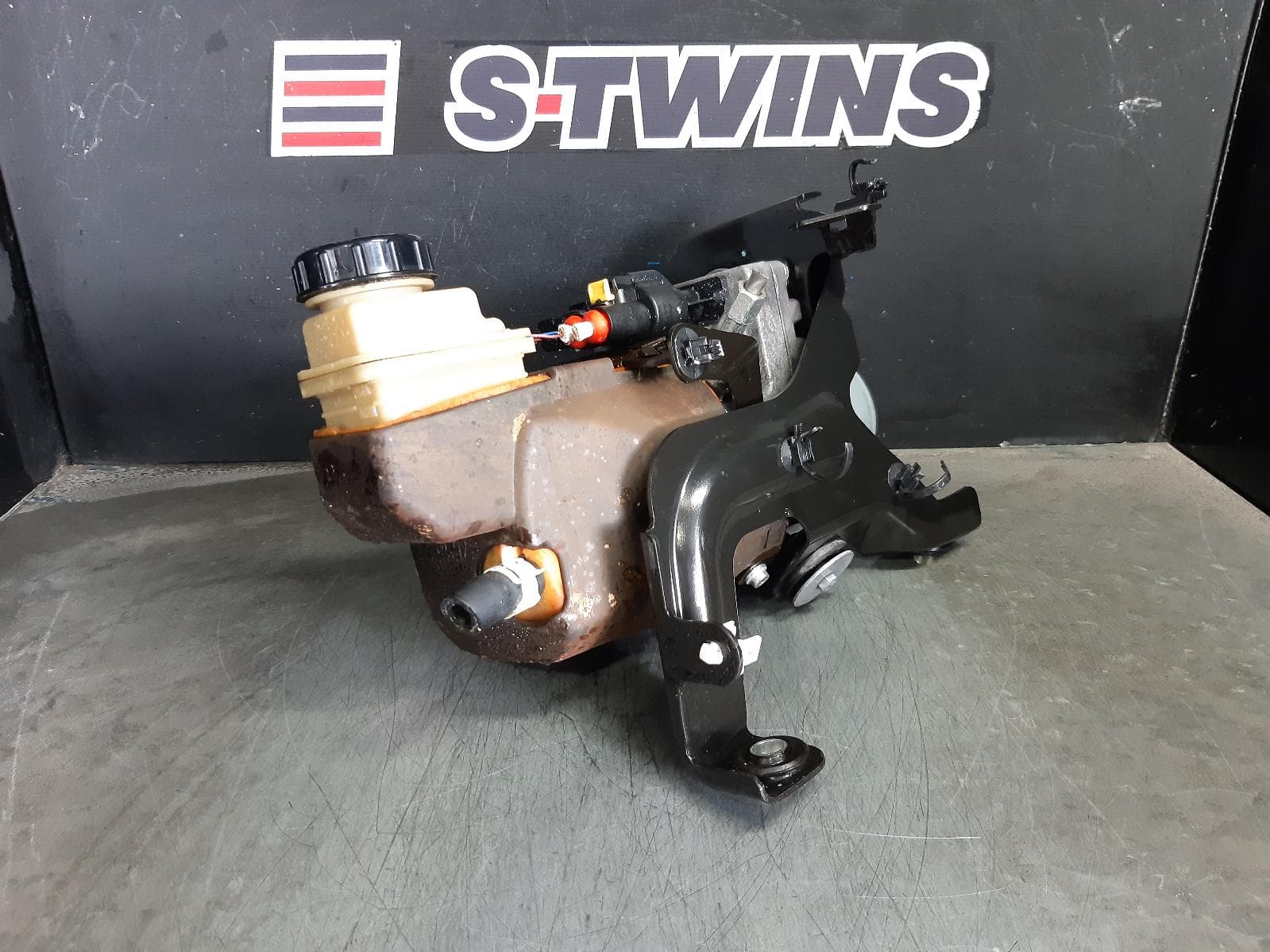 Used auto part listing image: 2018 NISSAN PATHFINDER STEERING PUMP R52, STEERING PUMP MOTOR, 06/13-04/21 0000369835