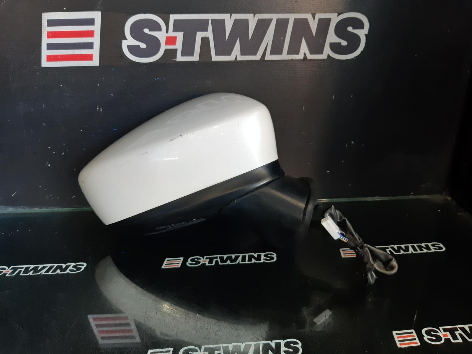 Used auto part listing image: 2015 MAZDA 3 RIGHT DOOR MIRROR BM, SP25 GT/ASTINA, HEATED, NON BLIND SPOT TYPE, 11/13-05/16 0000305205