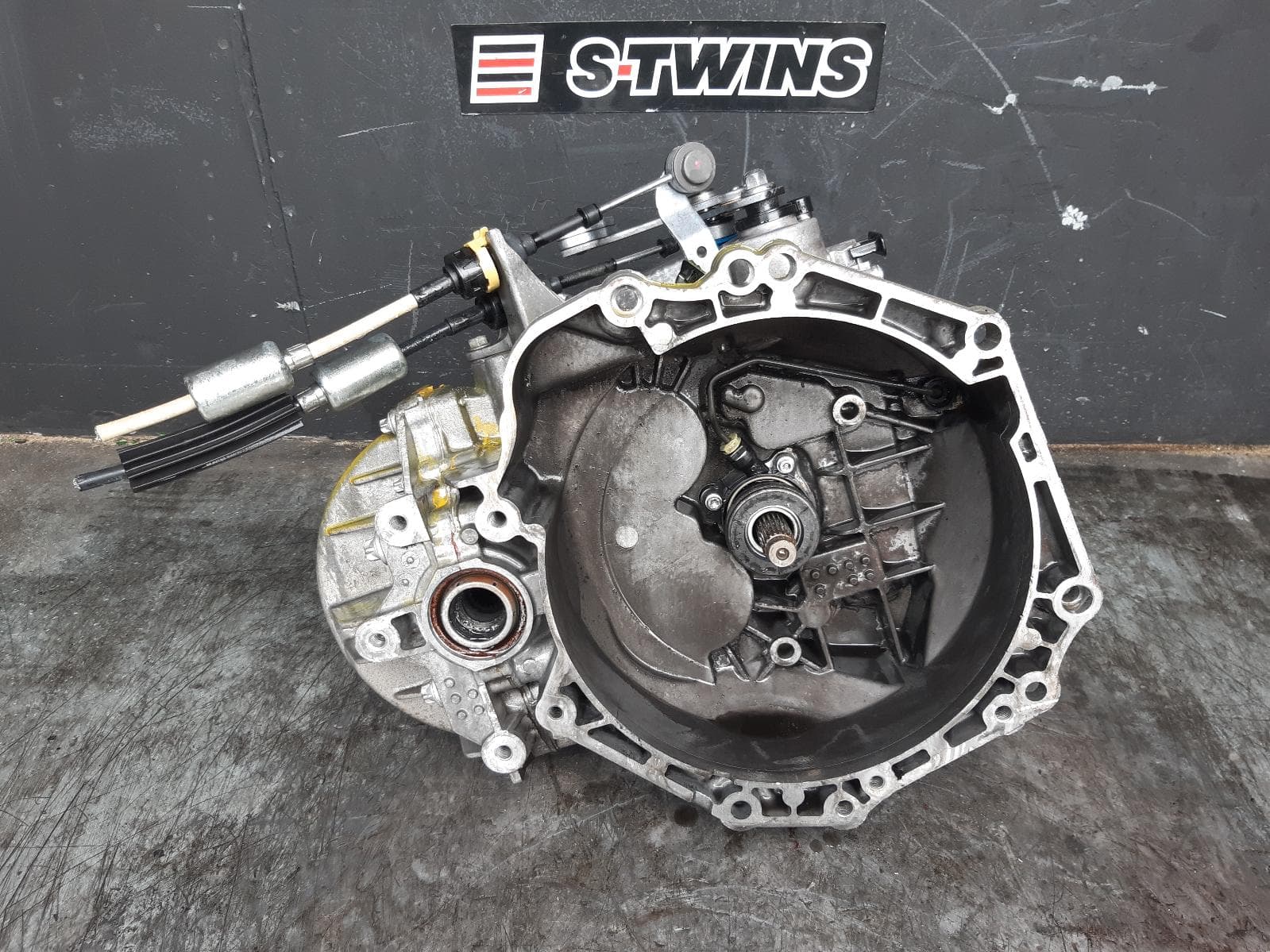 Used auto part listing image: 2015 HOLDEN CRUZE TRANS GEARBOX MANUAL, PETROL, 1.6, A16, 6 SPEED, JH, 03/13-01/17 0000370216