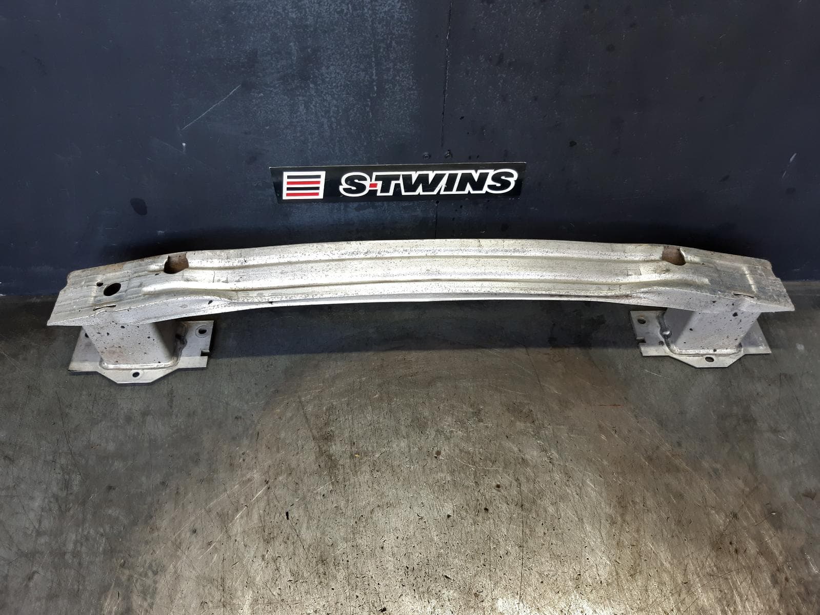 Used auto part listing image: 2015 HOLDEN CRUZE R BAR BRACKET REINFO MAIN REINFORCEMENT, SEDAN/HATCH, JH, 03/11-01/17 0000370237