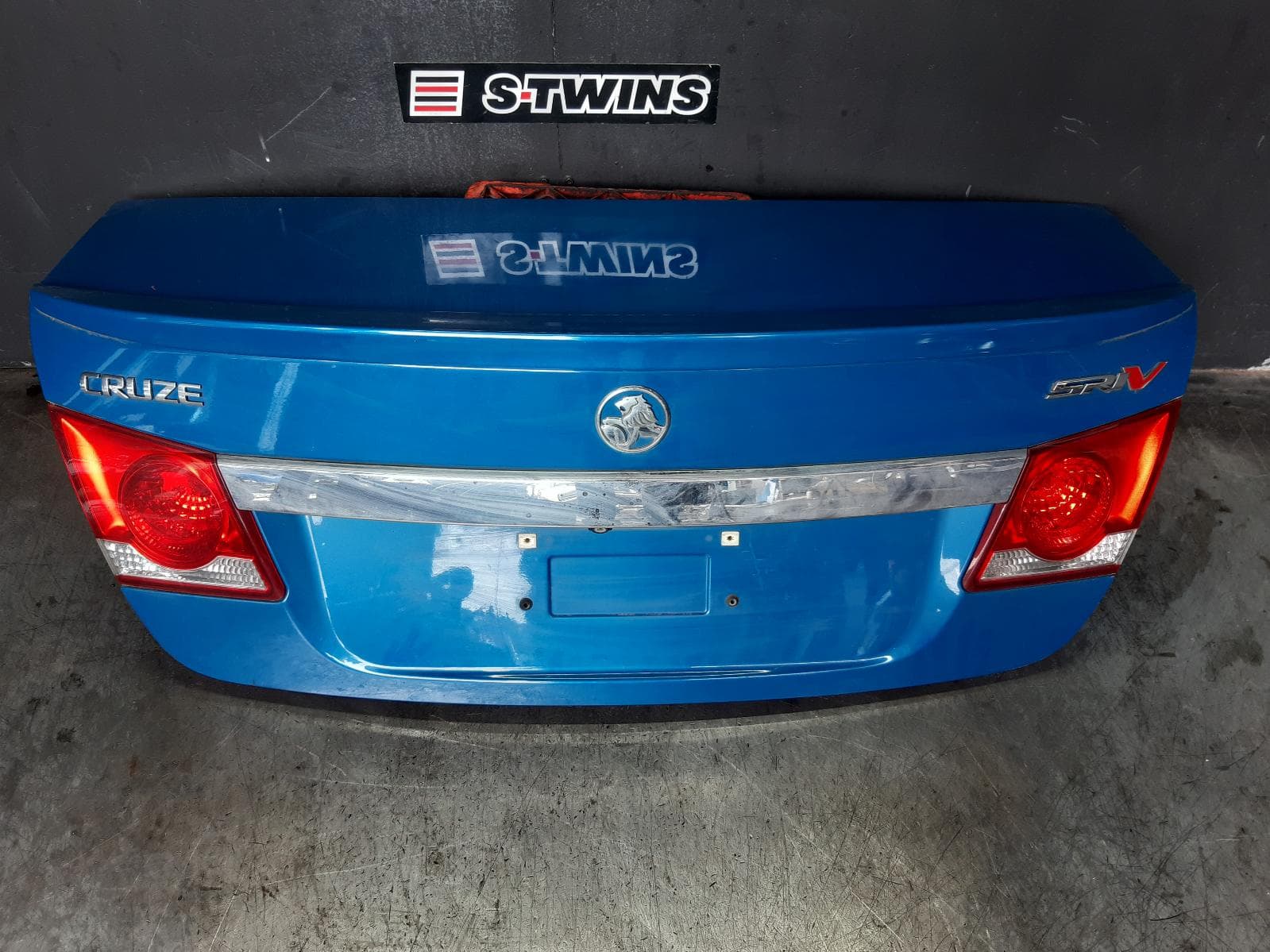 Used auto part listing image: 2015 HOLDEN CRUZE BOOTLID TAILGATE BOOTLID, JG-JH, SEDAN, LIP SPOILERED TYPE, 03/09-01/17 0000370018