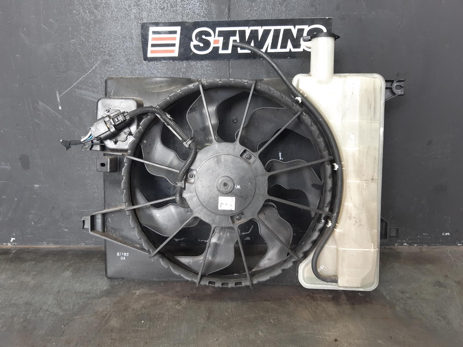 Used auto part listing image: 2016 HYUNDAI I30 FAN RADIATOR FAN, 1.8/2.0, PETROL, GD, 04/15-02/17 0000369983