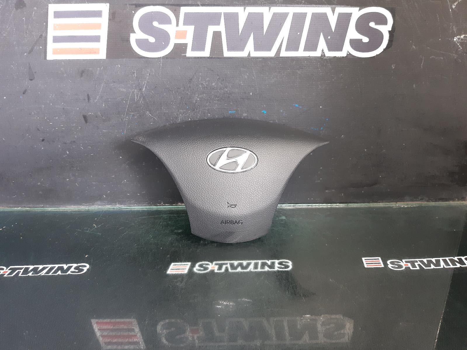 Used auto part listing image: 2016 HYUNDAI I30 RIGHT AIRBAG STEERING WHEEL, GD, 5DR HATCH, 03/12-02/17 0000369944