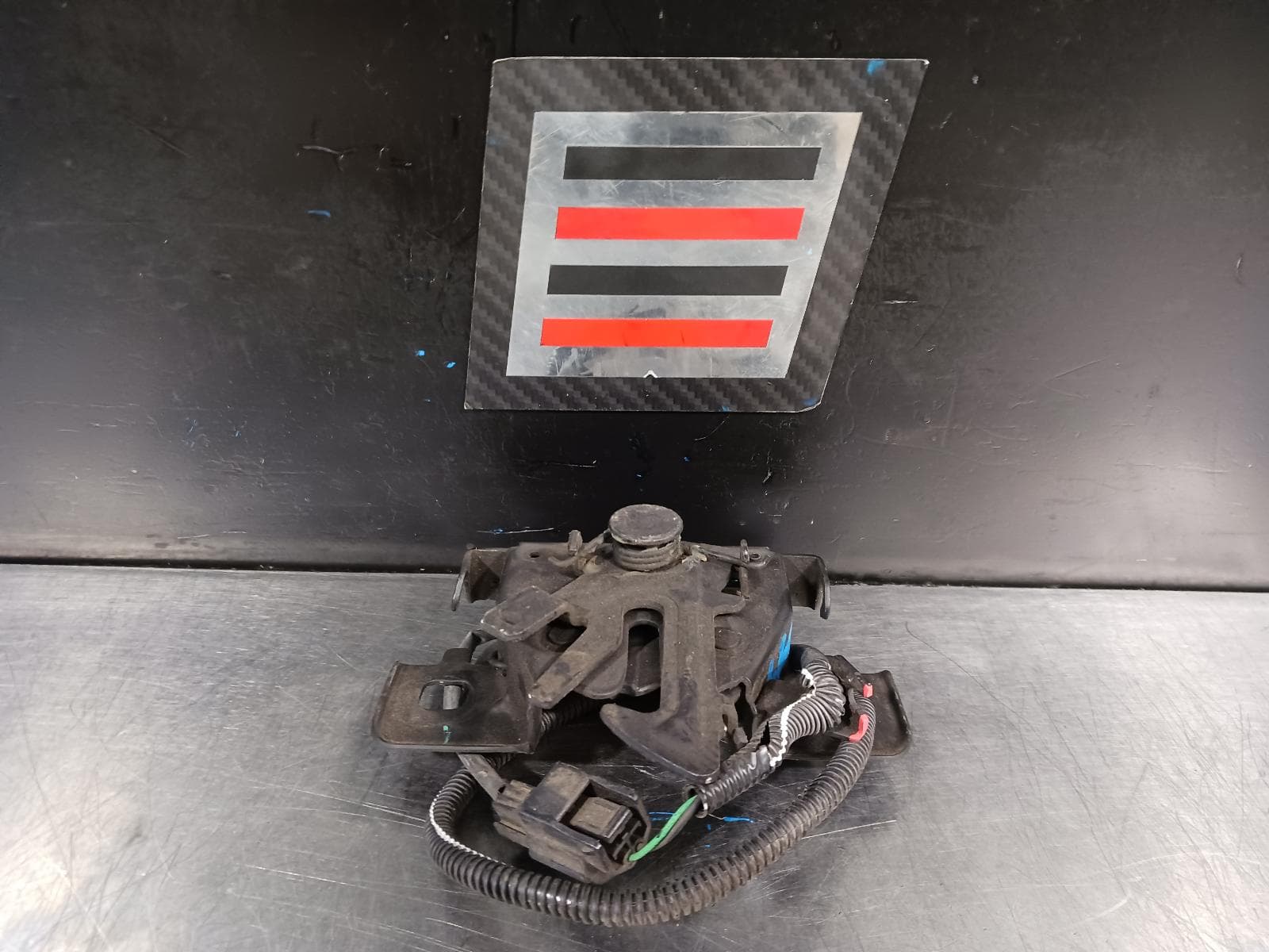 Used auto part listing image: 2021 RENAULT TRAFIC BONNET LOCK SUPPORT X82, 01/15- 0000231225