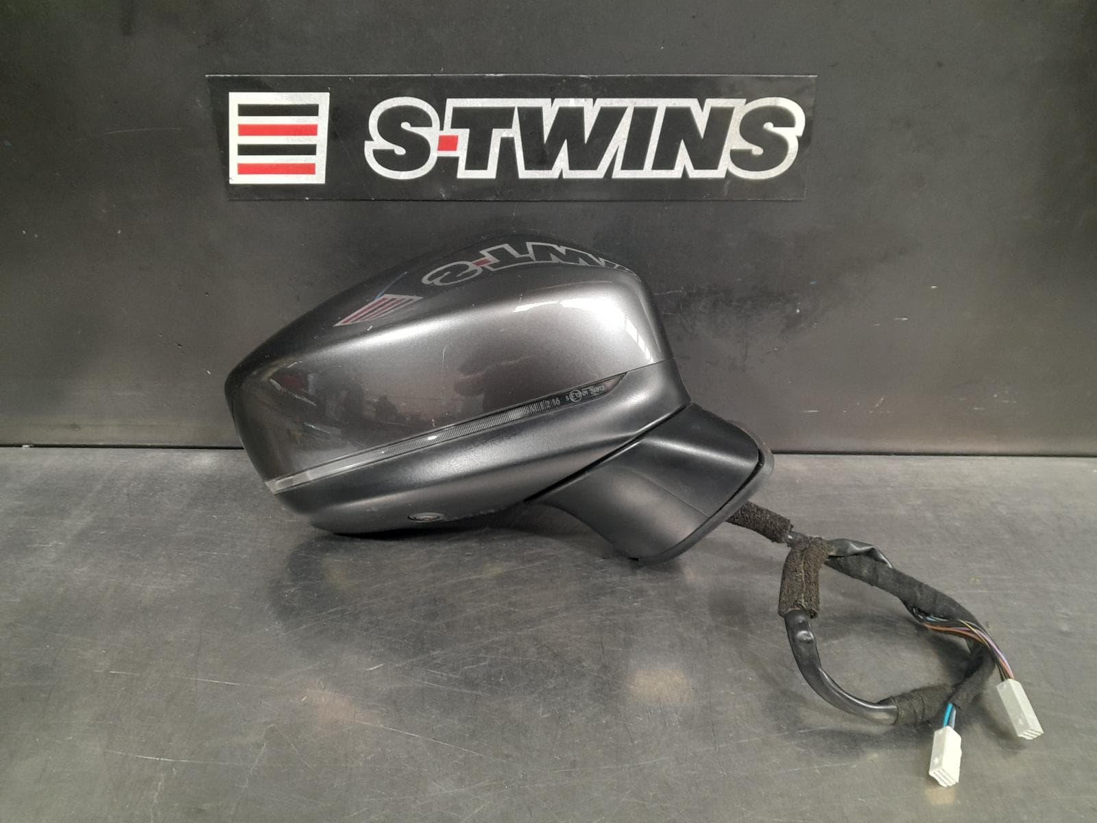 Used auto part listing image: 2020 MAZDA CX8 RIGHT DOOR MIRROR KG, W/ CAMERA TYPE, 05/18- 0000300101