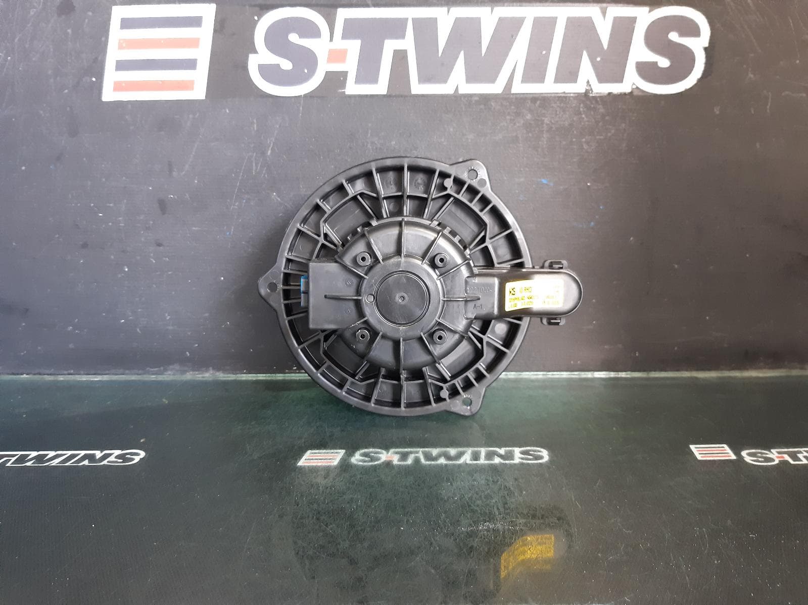 Used auto part listing image: 2018 HYUNDAI I30 HEATER FAN MOTOR PD, HATCH/FASTBACK, 03/17- 0000370468