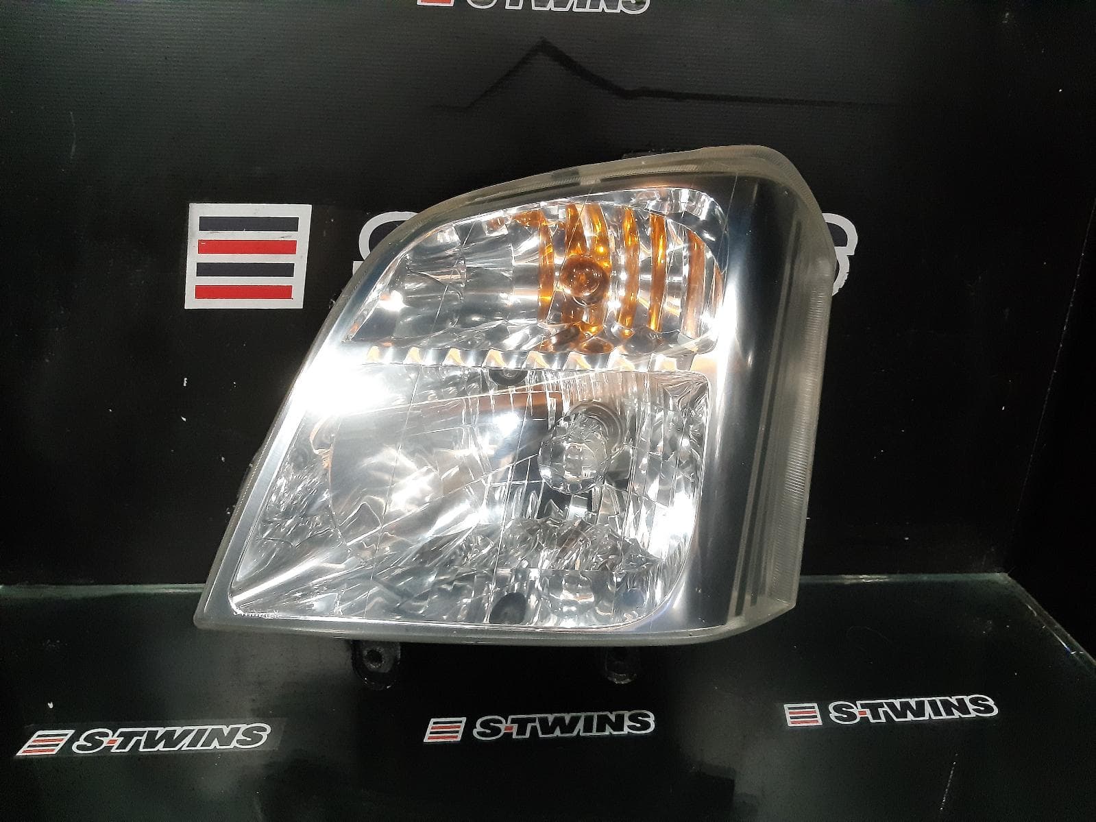 Used auto part listing image: 2007 HOLDEN RODEO LEFT HEADLAMP RA, WHITE BASE, LX/DX, LT, 10/06-07/08 0000188729