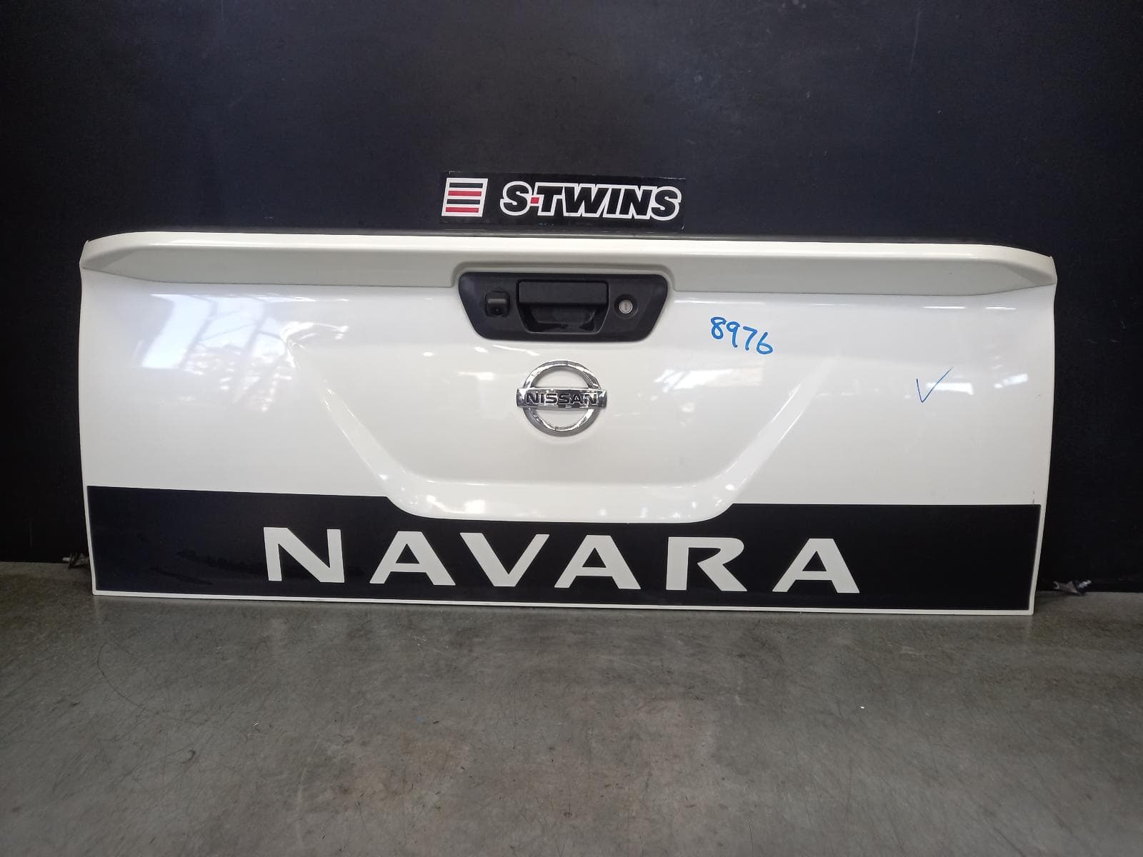 Used auto part listing image: 2020 NISSAN NAVARA BOOTLID TAILGATE NP300, TAILGATE, W/ CAMERA TYPE, 04/15-11/20 0000345446