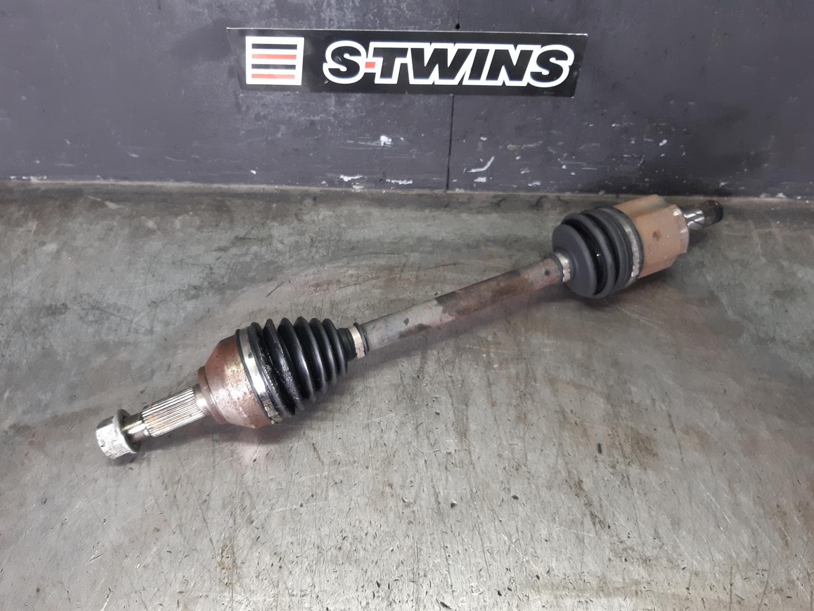 Used auto part listing image: 2012 NISSAN DUALIS LEFT DRIVESHAFT FRONT, AUTO, 2WD, PETROL, J10, 10/07-05/14 0000363577