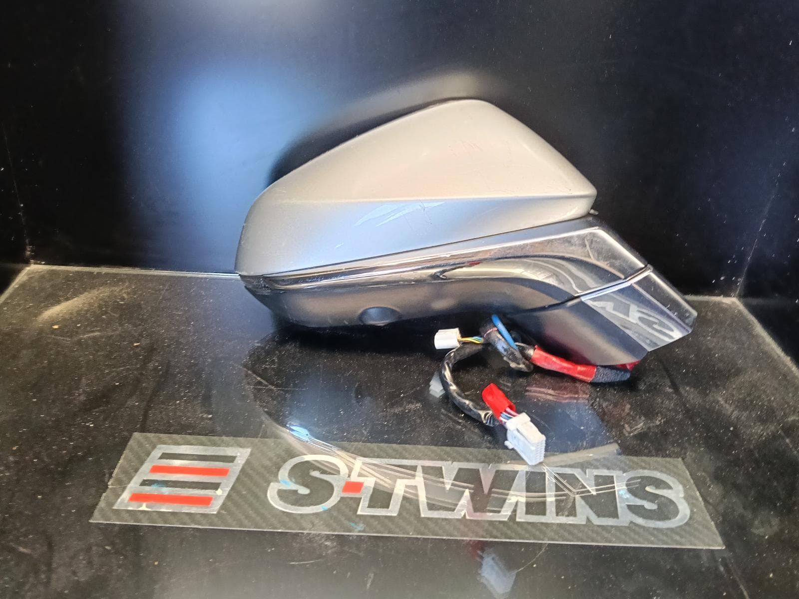 Used auto part listing image: 2019 LEXUS RX SERIES RIGHT DOOR MIRROR AL20, COLOUR CODED, W/ CAMERA TYPE, 09/15- 0000370456