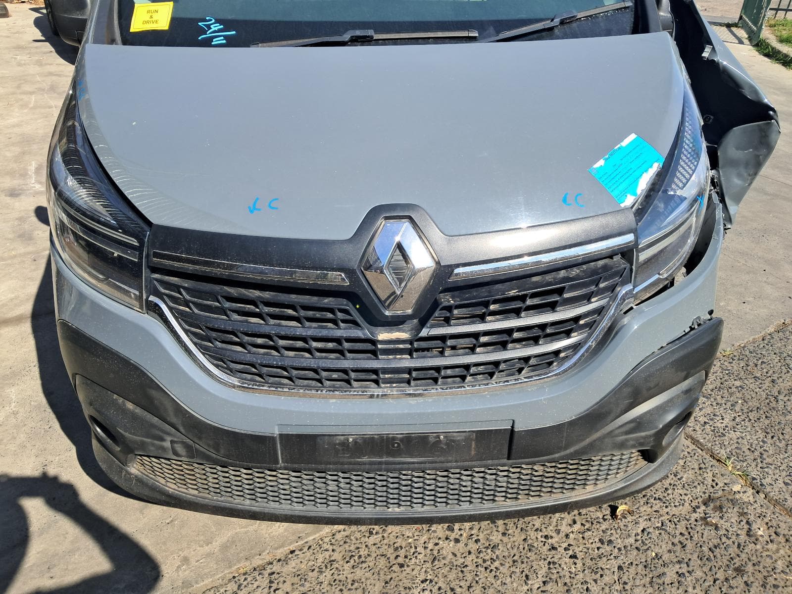 2021 RENAULT TRAFIC 11