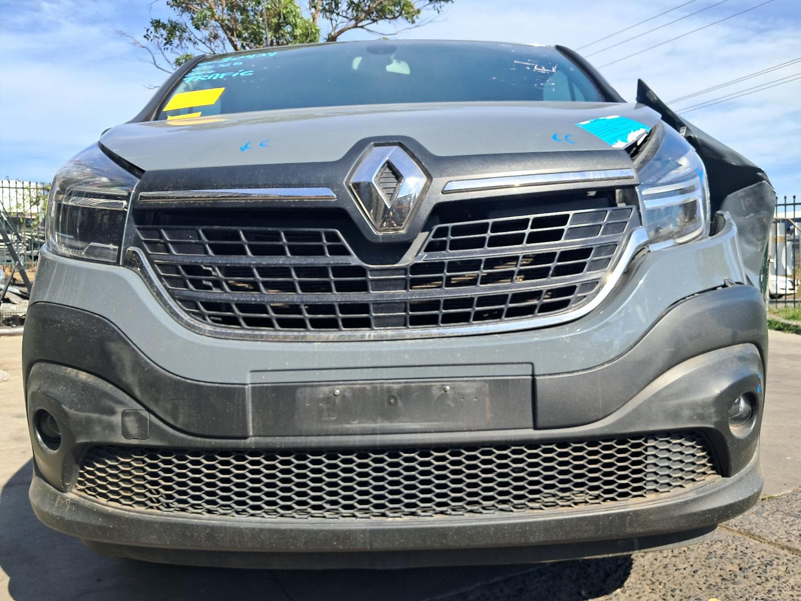 2021 RENAULT TRAFIC 10