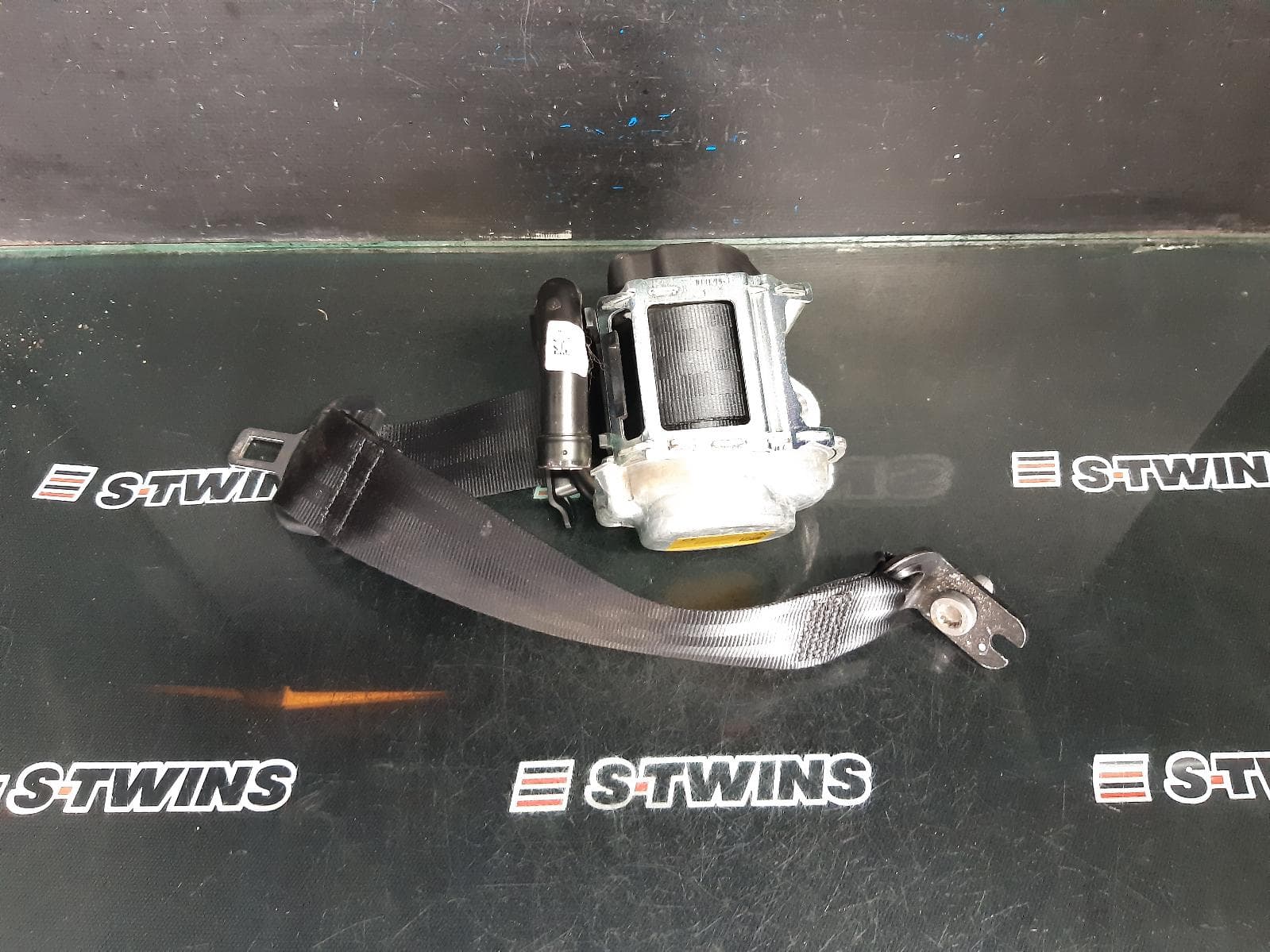 Used auto part listing image: 2020 VOLKSWAGEN TIGUAN SEAT BELT STALK RH REAR, SEAT BELT ONLY, 5NA, 06/16-02/24 0000371148