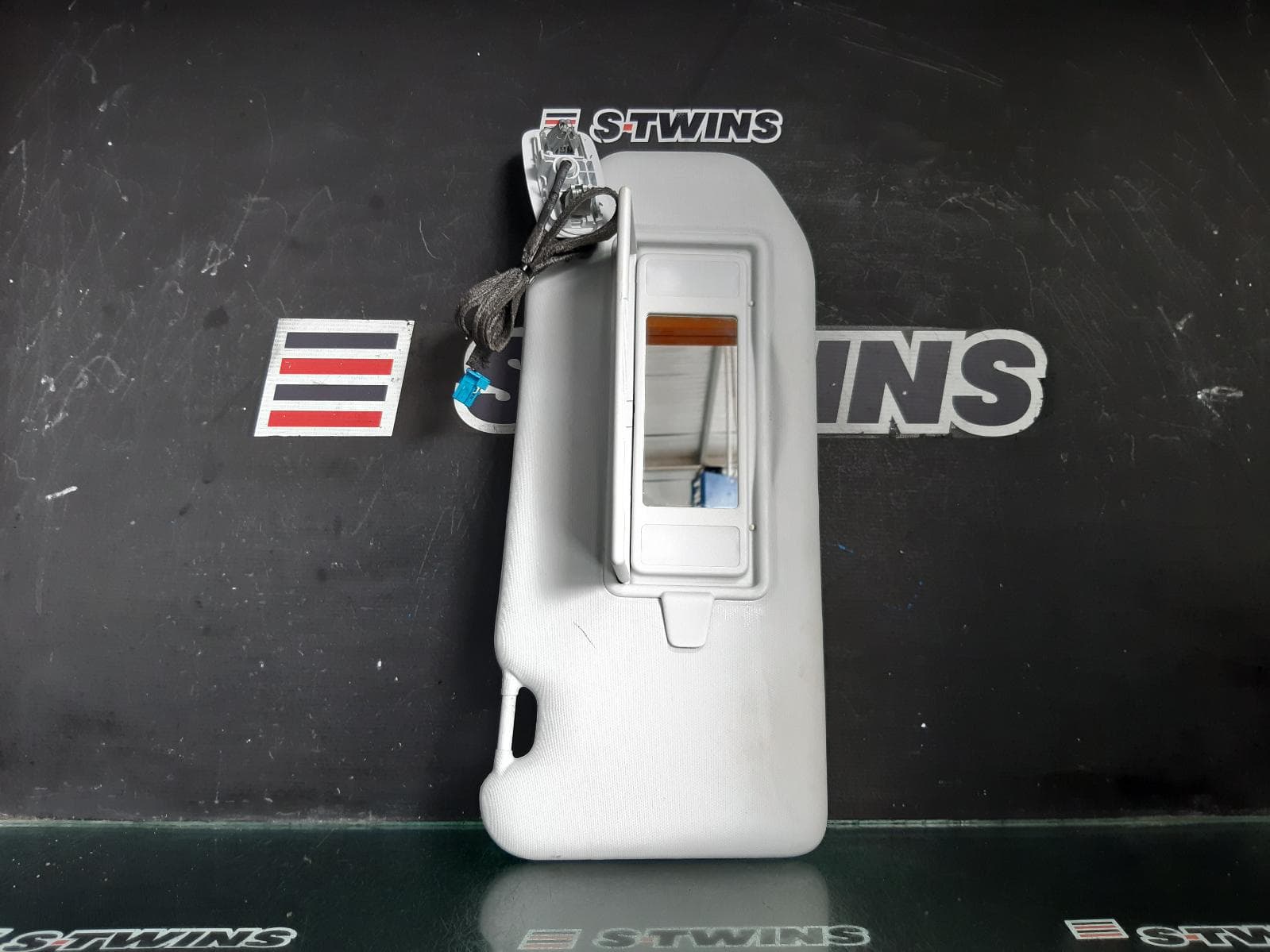 Used auto part listing image: 2015 PEUGEOT 308 SUNVISOR T9, 10/14-05/21 0000371133