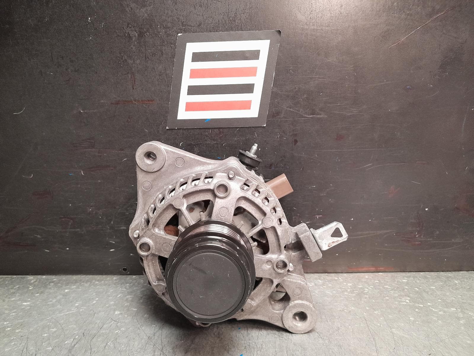 Used auto part listing image: 2016 TOYOTA RAV4 ALTERNATOR PETROL, 2.0, 3ZR-FE, 100AMP, ZSA42R, 12/12-12/18 0000370827