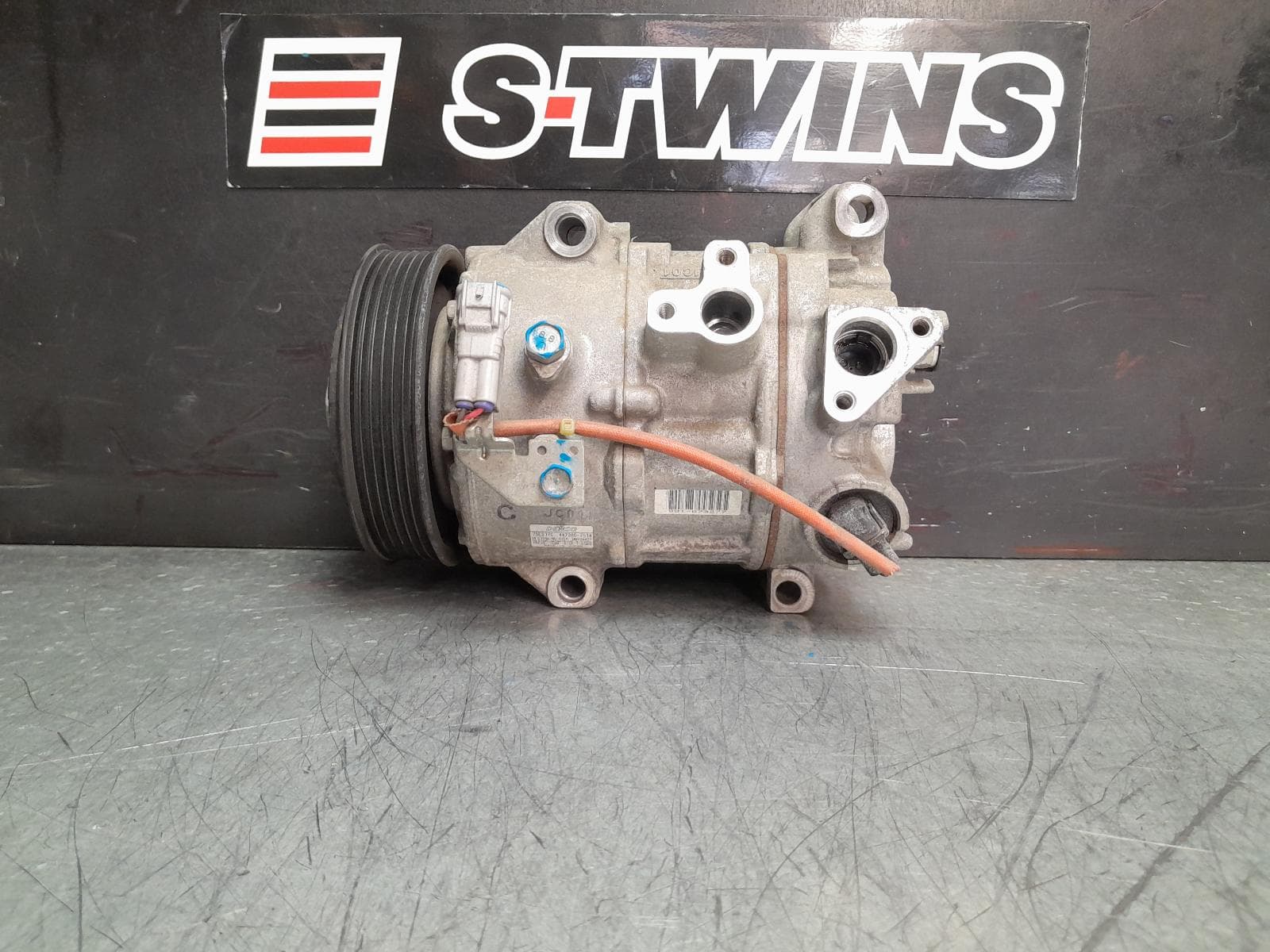 Used auto part listing image: 2016 TOYOTA RAV4 A C COMPRESSOR ZSA42R, 2.0, PETROL, 12/12-12/18 0000370828