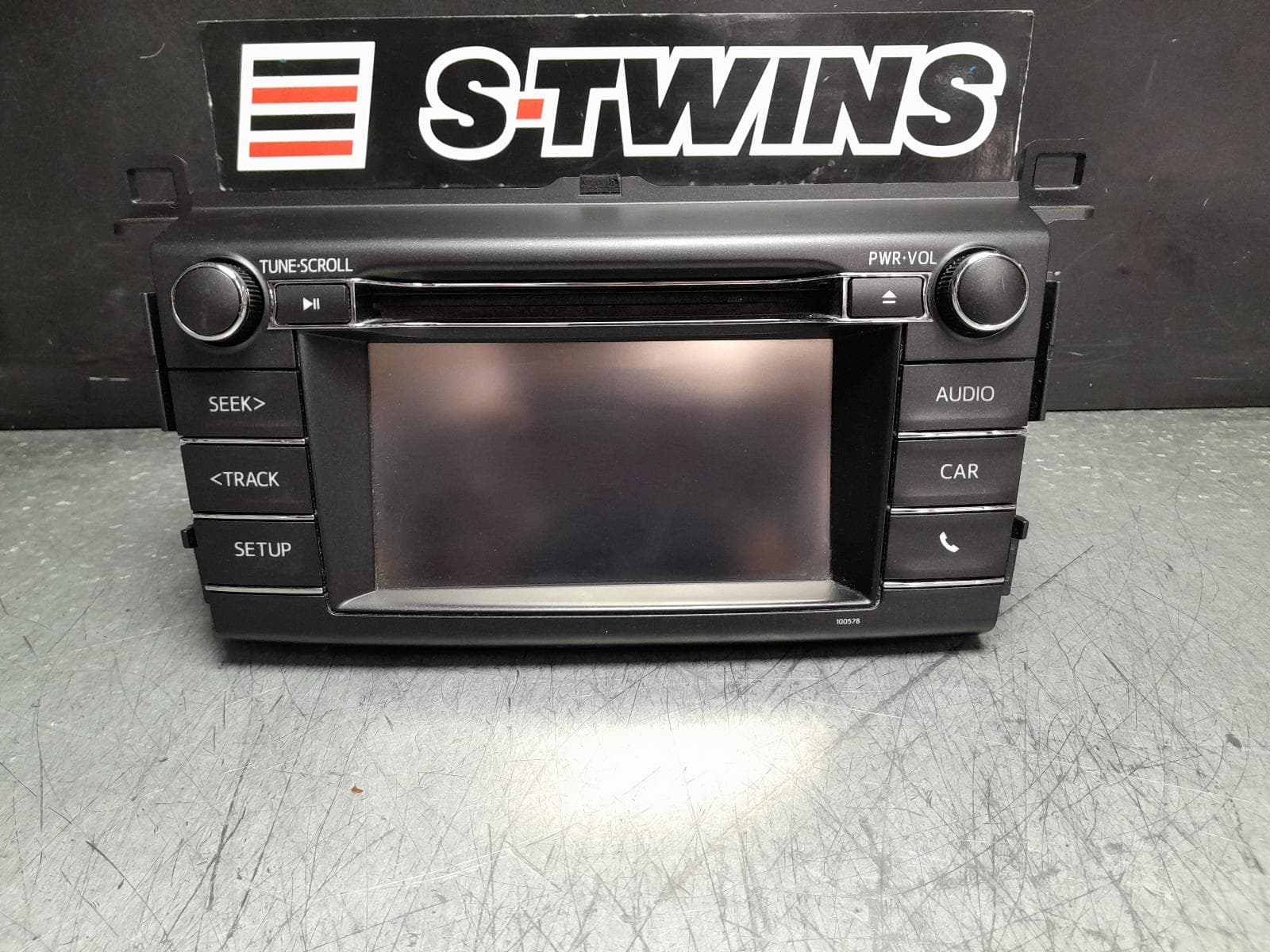 Used auto part listing image: 2016 TOYOTA RAV4 CD PLAYER, XA40, 12/12-12/18 0000370846