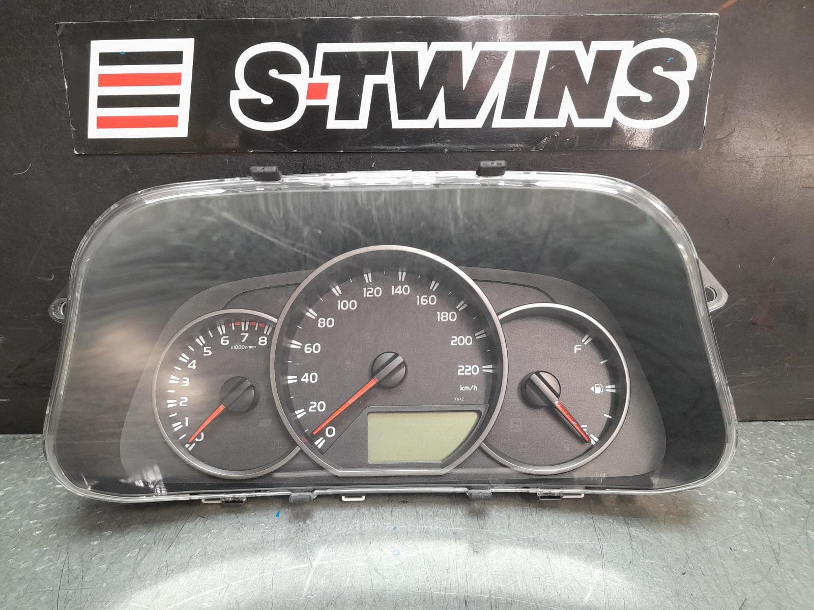 Used auto part listing image: 2016 TOYOTA RAV4 INSTRUMENTCLUSTER INSTRUMENT CLUSTER, PETROL, GX, AUTO T/M, XA40, 10/15-12/18 0000370847