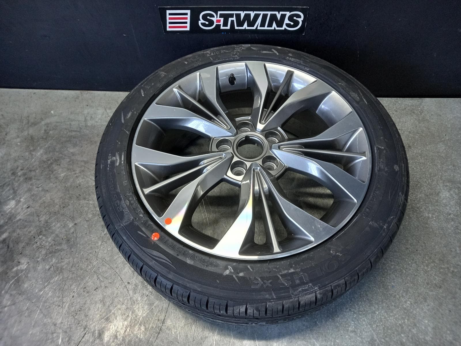 Used auto part listing image: NEW 2015 HYUNDAI SONATA WHEEL MAG FACTORY, 18X8IN, LF, 10/14-07/17 0000328704