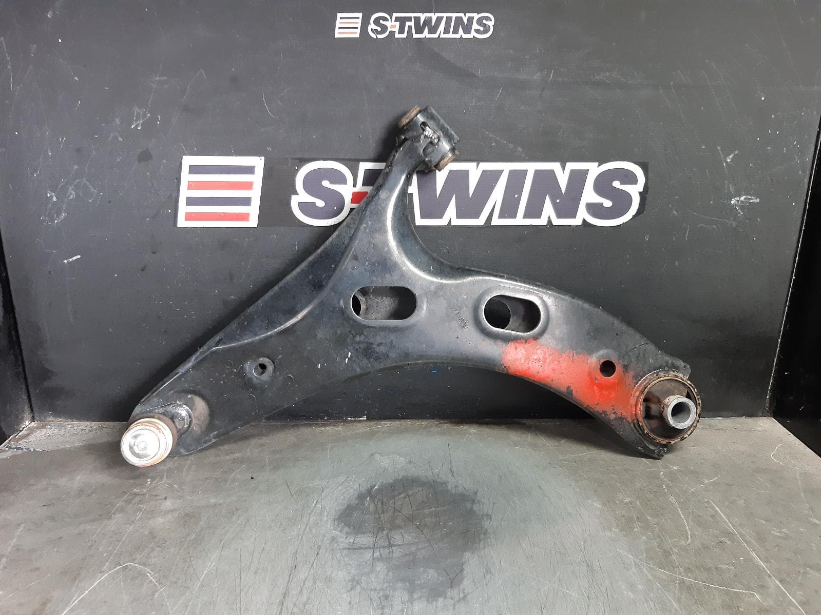Used auto part listing image: 2024 SUBARU CROSSTREK LEFT FRONT LOWER CONTROL ARM G6X, 10/22- 0000371644