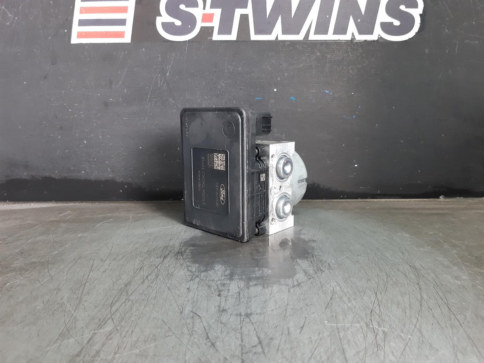 Used auto part listing image: 2016 FORD FOCUS ABS PUMP MODULATOR LZ, P/N FIFC2C405AG, 07/15-11/18 0000371096