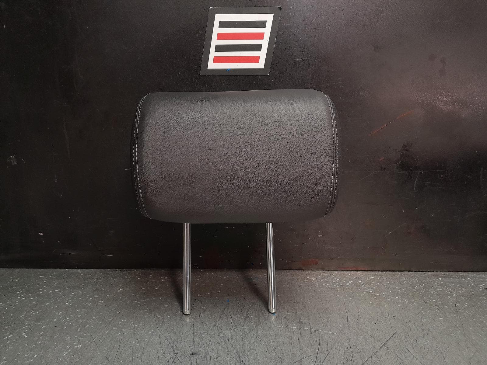 Used auto part listing image: 2017 LAND ROVER RANGE ROVER EVOQUE HEADREST LH REAR, 5DR WAGON, LEATHER, BLACK, L538, 11/11-01/19 0000371562