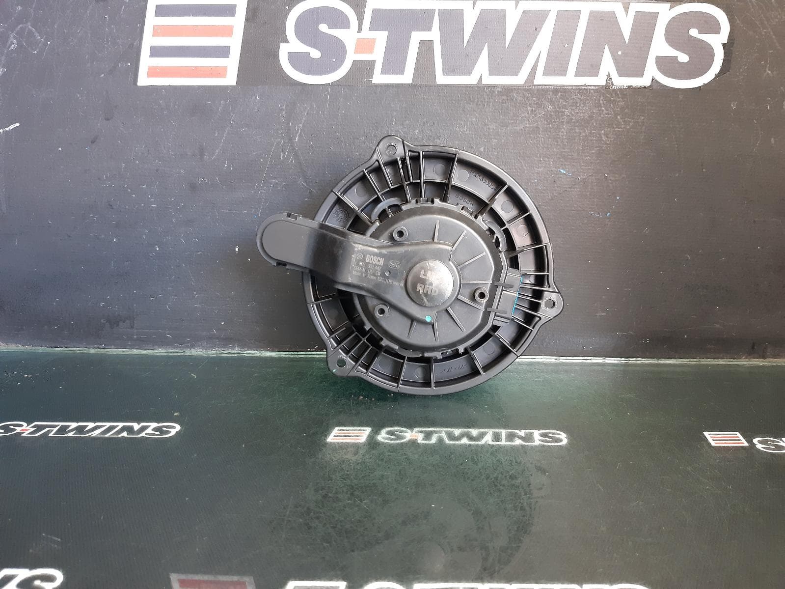 Used auto part listing image: 2013 HYUNDAI I45 HEATER FAN MOTOR YF, 02/10-04/14 0000371534