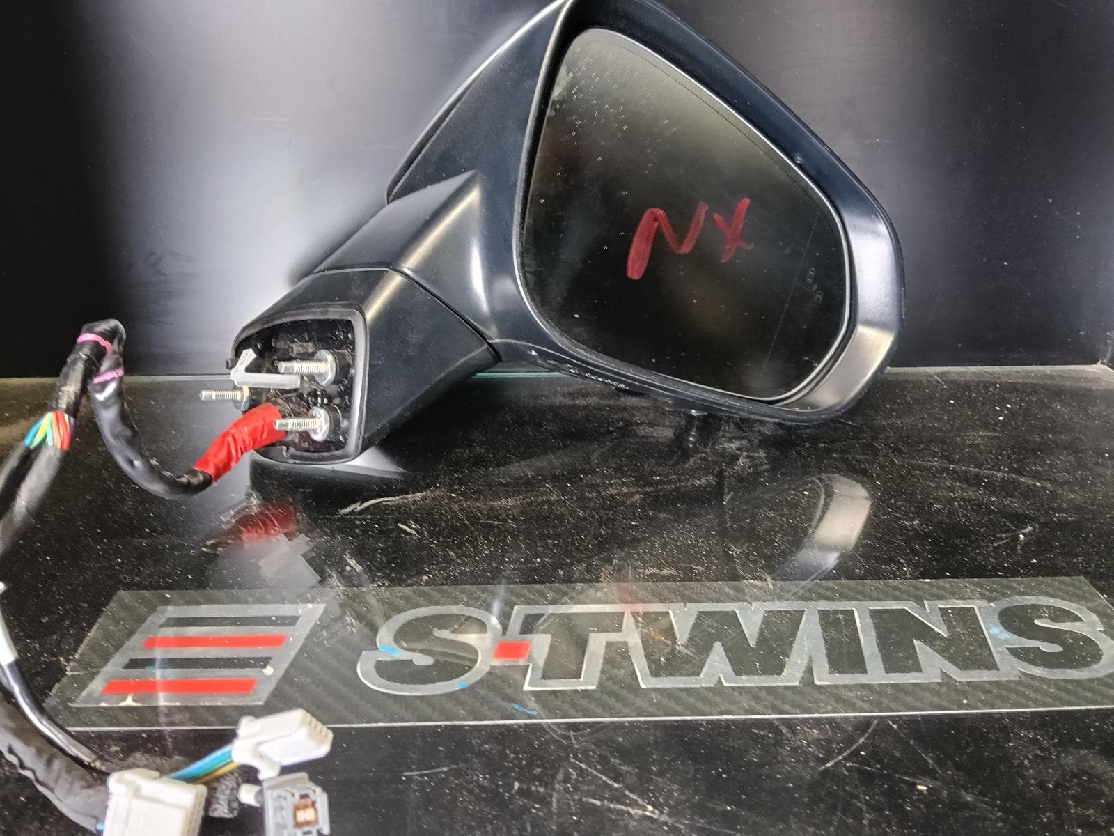 Used auto part listing image: 2024 LEXUS NX RIGHT DOOR MIRROR AZ20, POWER FOLDING, HEATED, W/ BLIND SPOT ALERT, W/ AUTO DIMMING, W/ ANTI GLARE, COLOUR CODED TYPE, 11/21- 0000370732
