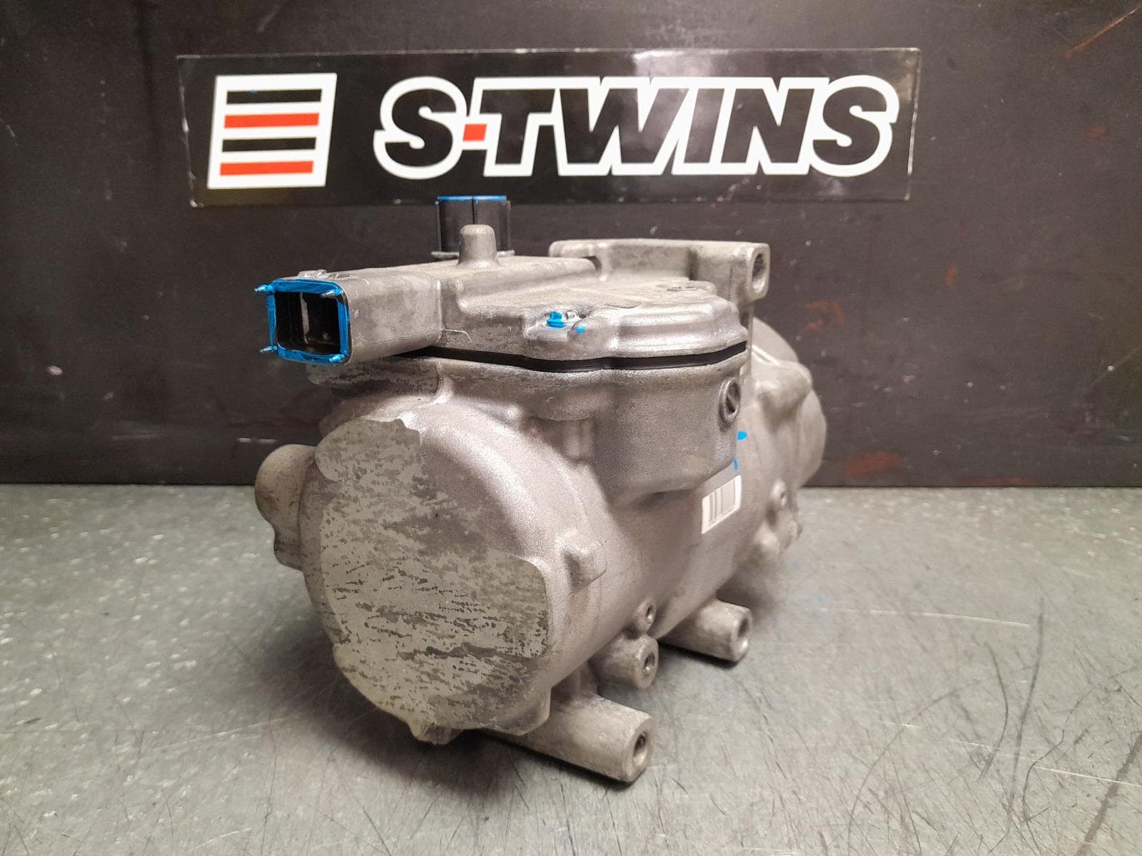 Used auto part listing image: 2012 LEXUS CT200H A C COMPRESSOR ZWA10, 1.8, 2ZR-FXE, 12/10- 0000371267
