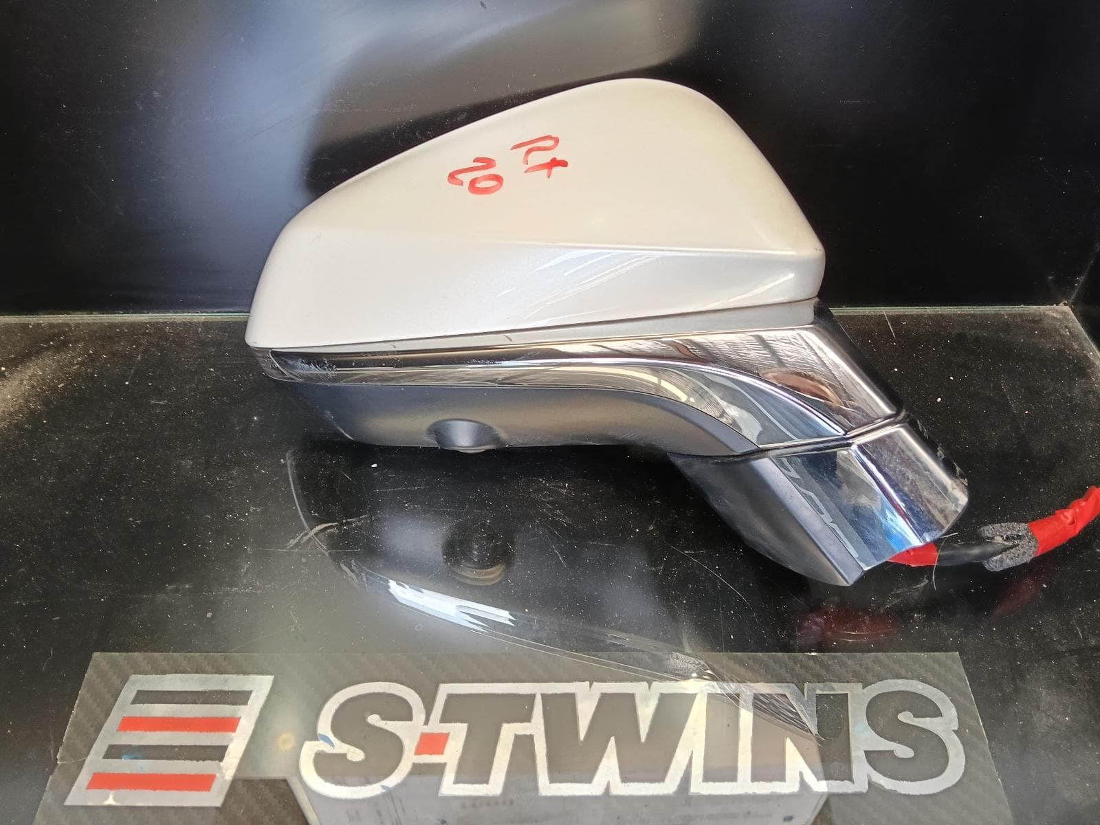 Used auto part listing image: 2018 LEXUS RX SERIES RIGHT DOOR MIRROR AL20, COLOUR CODED, W/ CAMERA TYPE, 09/15- 0000371278