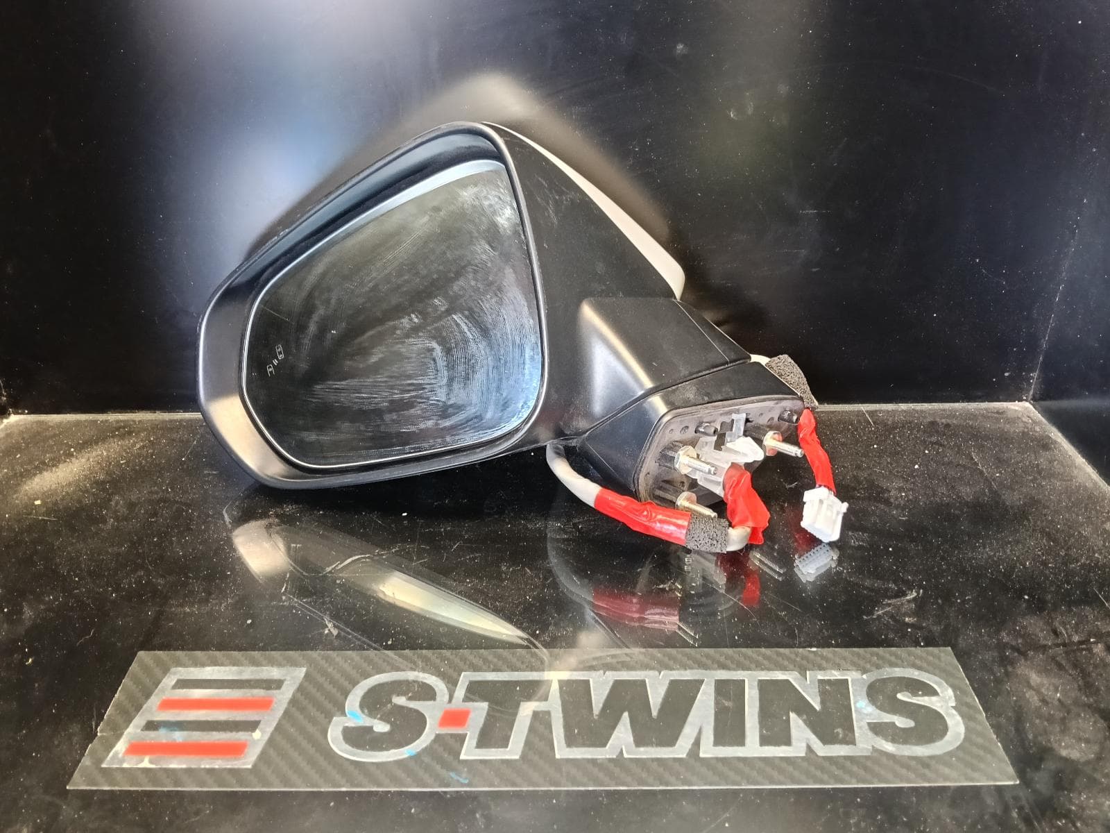 Used auto part listing image: 2018 LEXUS RX SERIES LEFT DOOR MIRROR AL20, COLOUR CODED, W/ CAMERA TYPE, 09/15- 0000371280