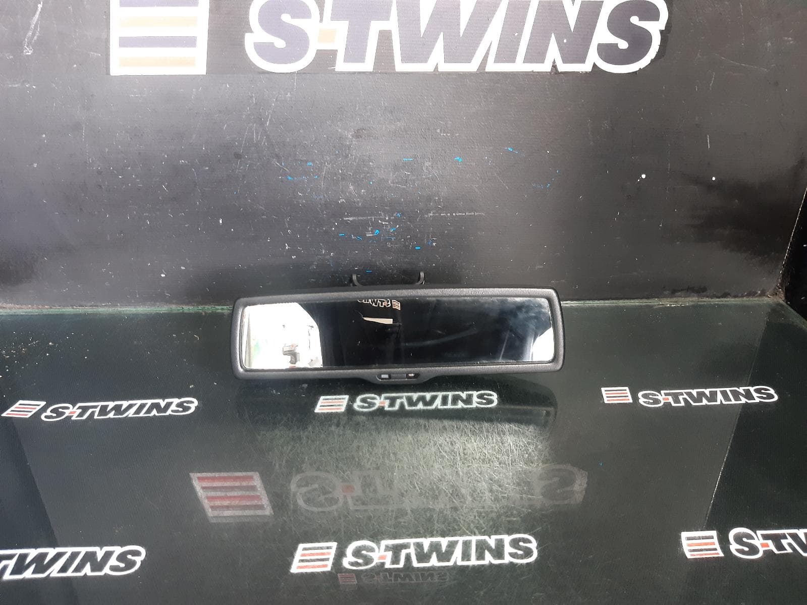 Used auto part listing image: 2010 VOLKSWAGEN GOLF INTERIOR MIRROR GEN 6, HATCH, ELECTROCHROMATIC TYPE, 10/08-03/13 0000327714