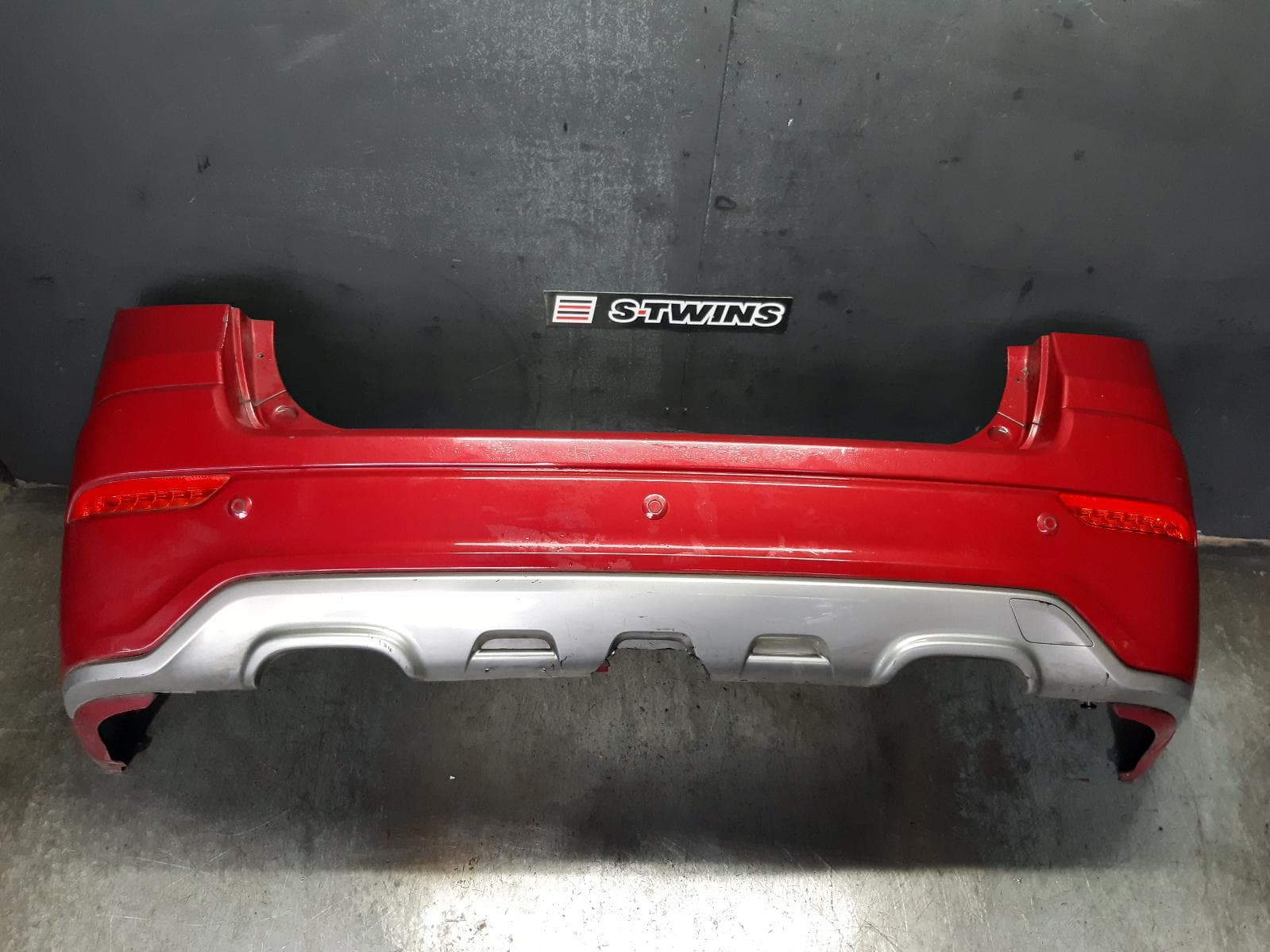 Used auto part listing image: 2016 HOLDEN CAPTIVA REAR BUMPER BUMPER BAR, CG, LT/LTZ, COLOUR CODED, W/ PARK ASSIST TYPE, 10/15-06/18 0000372128