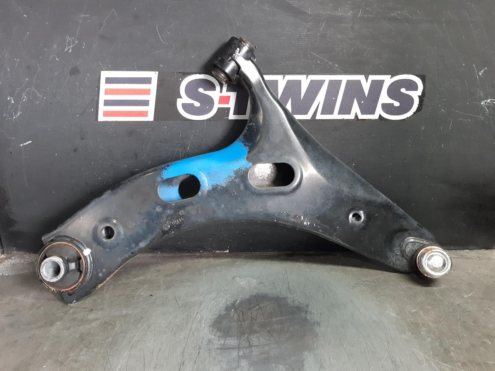Used auto part listing image: 2024 SUBARU CROSSTREK RIGHT FRONT LOWER CONTROL ARM G6X, 10/22- 0000371641