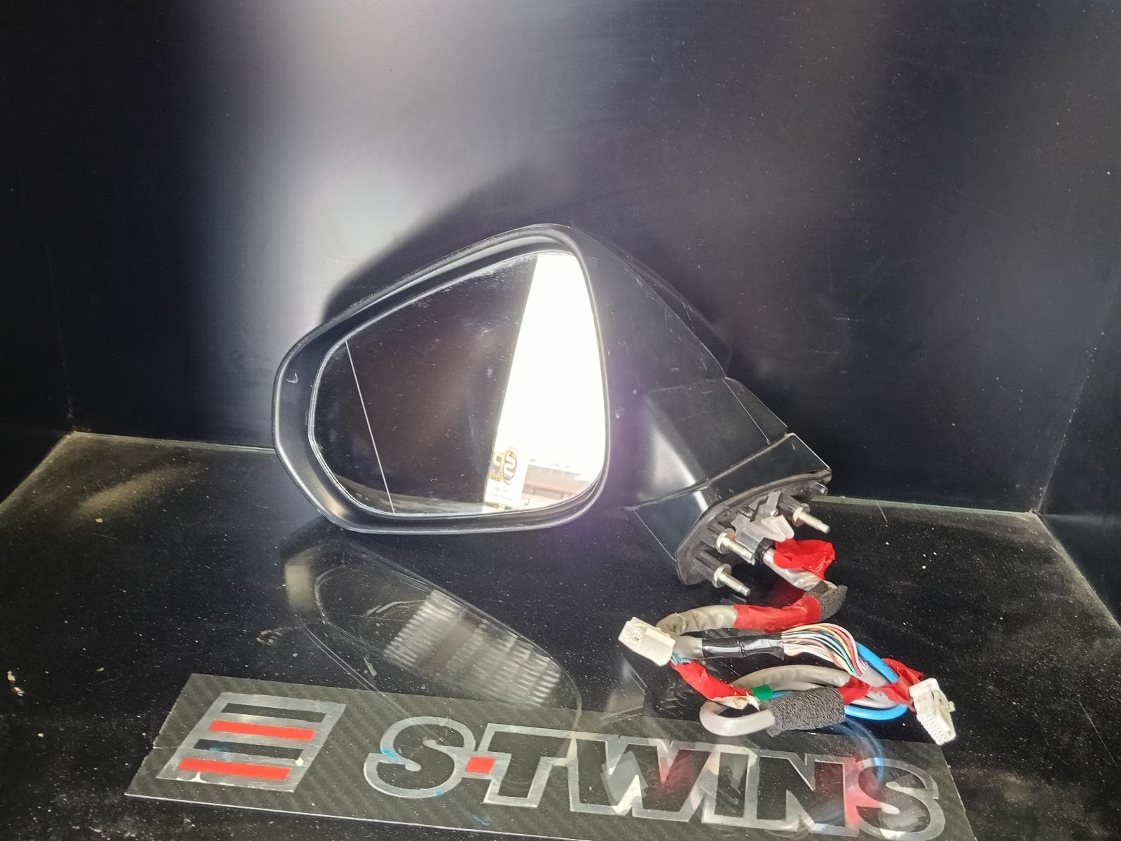 Used auto part listing image: 2022 LEXUS RX SERIES LEFT DOOR MIRROR AL20, COLOUR CODED, W/ CAMERA TYPE, 09/15- 0000370735
