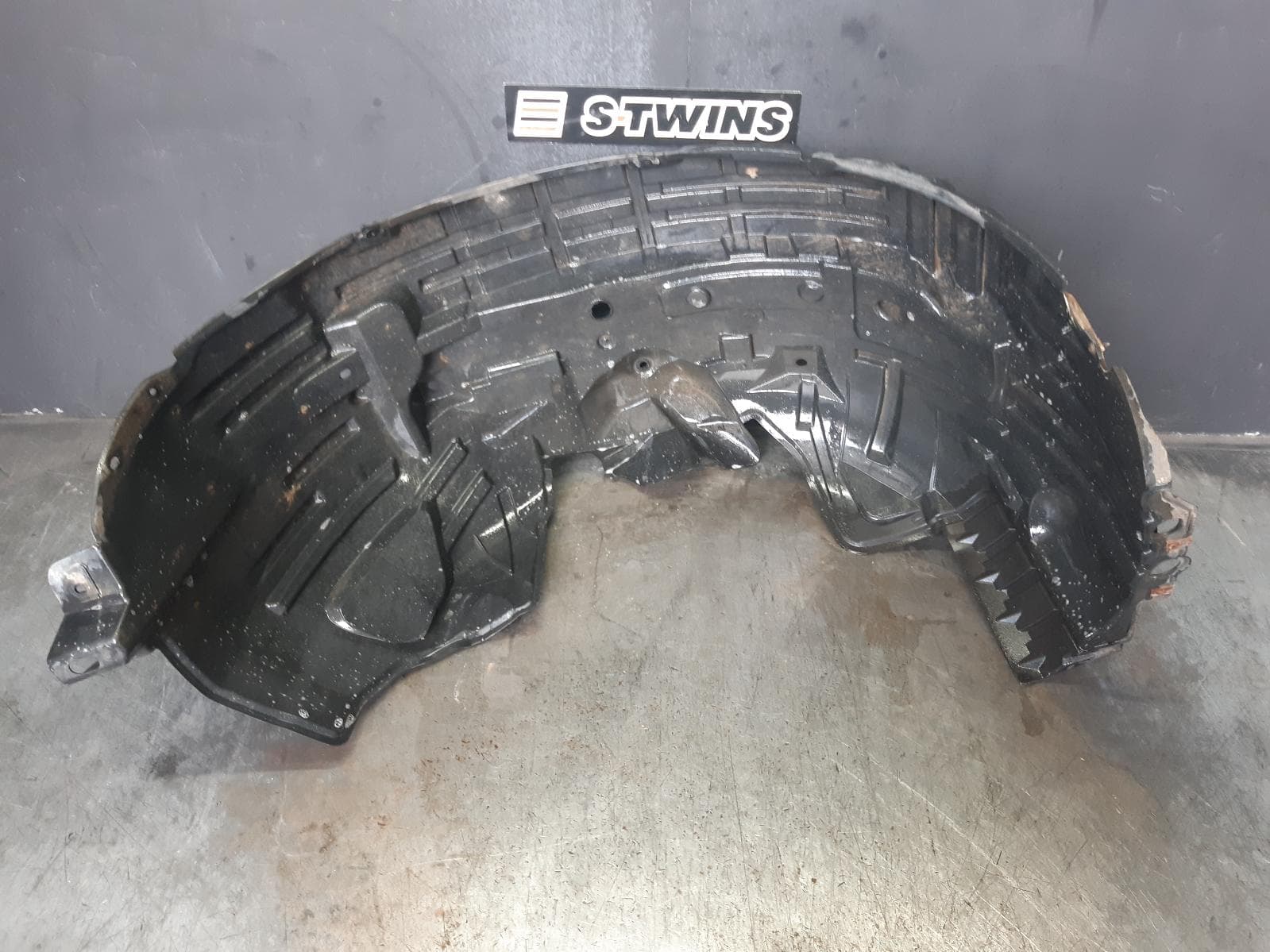 Used auto part listing image: 2021 NISSAN NAVARA RIGHT GUARD LINER NP300, ST/ST-X, 04/15- 0000372508