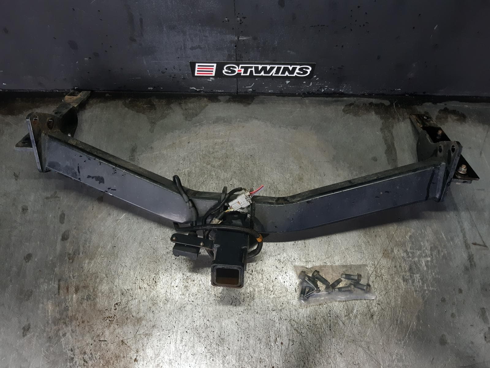Used auto part listing image: 2021 NISSAN NAVARA TOWBAR NP300, UTE, 04/15- 0000372584