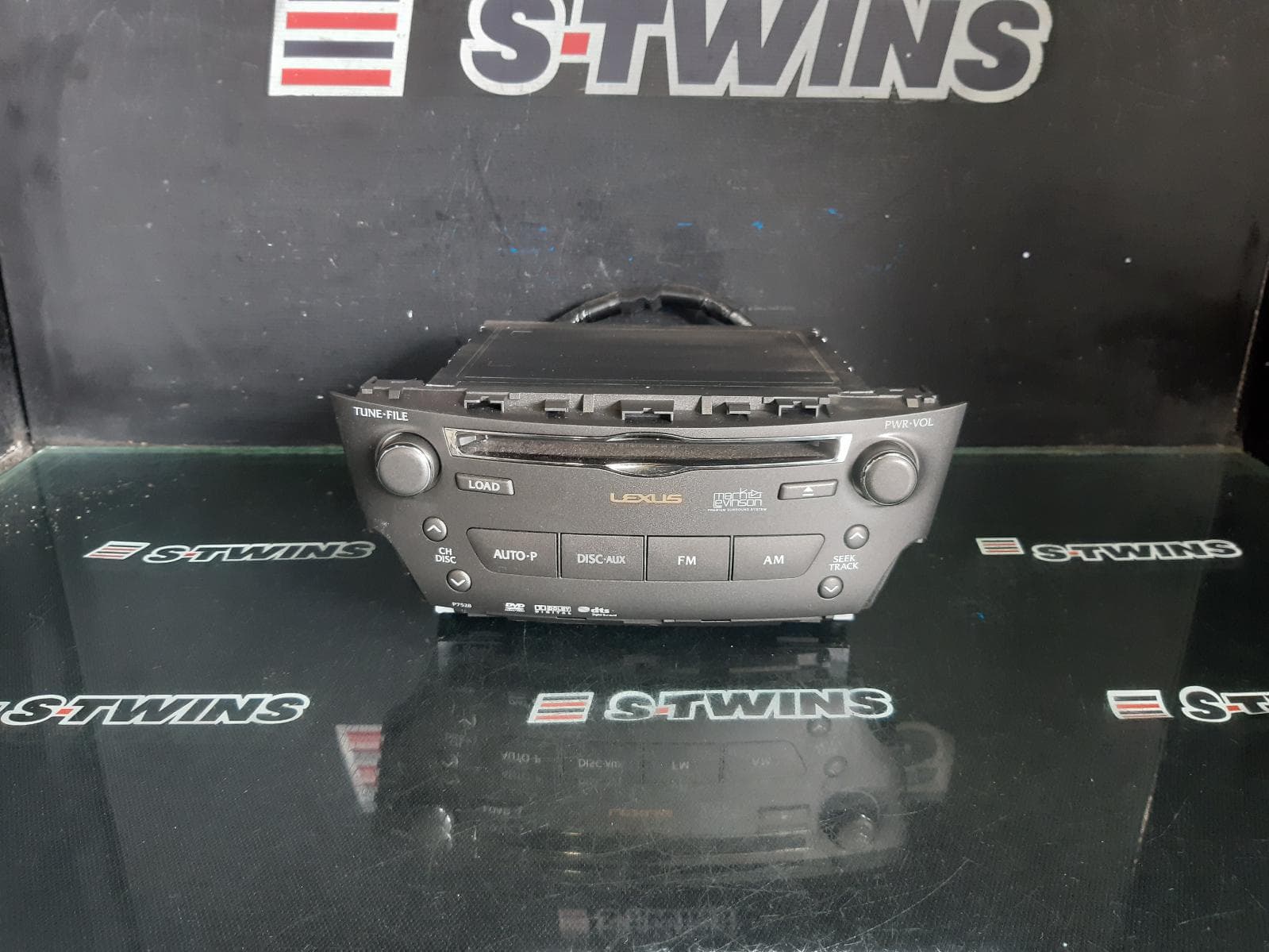 Used auto part listing image: 2008 LEXUS IS250/IS250C HEAD UNIT, 6 DISC CD STACKER (P/N ON FACE P7500), GSE20R, 11/05-12/14 0000372739