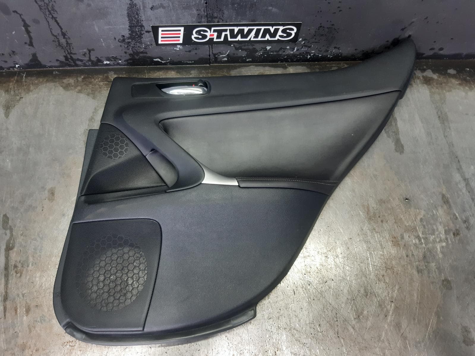 Used auto part listing image: 2008 LEXUS IS250/IS250C DOOR TRIM IS250/IS350, RH REAR, LEATHER, BLACK, GSE20R/GSE21R, PRESTIGE/X, 11/05-06/13 0000372583