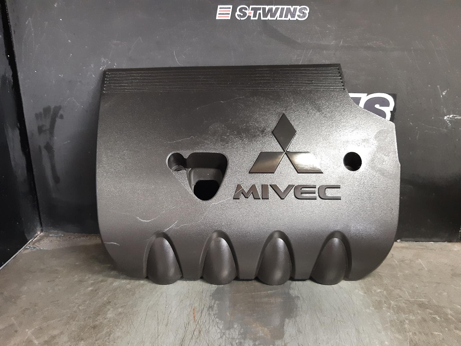 Used auto part listing image: 2017 MITSUBISHI OUTLANDER ENGINE COVER PETROL, 2.0, 4J11, ZJ-ZL, 10/12-07/21 0000372131