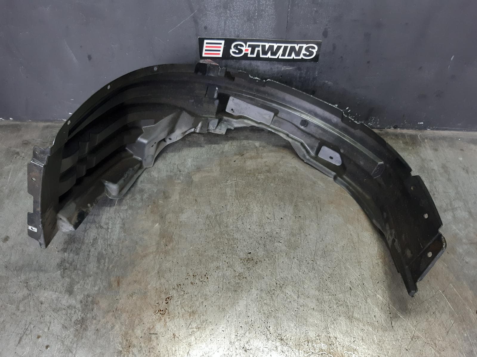 Used auto part listing image: 2017 MITSUBISHI OUTLANDER LEFT GUARD LINER ZJ-ZL, FRONT, 10/13-07/21 0000372145
