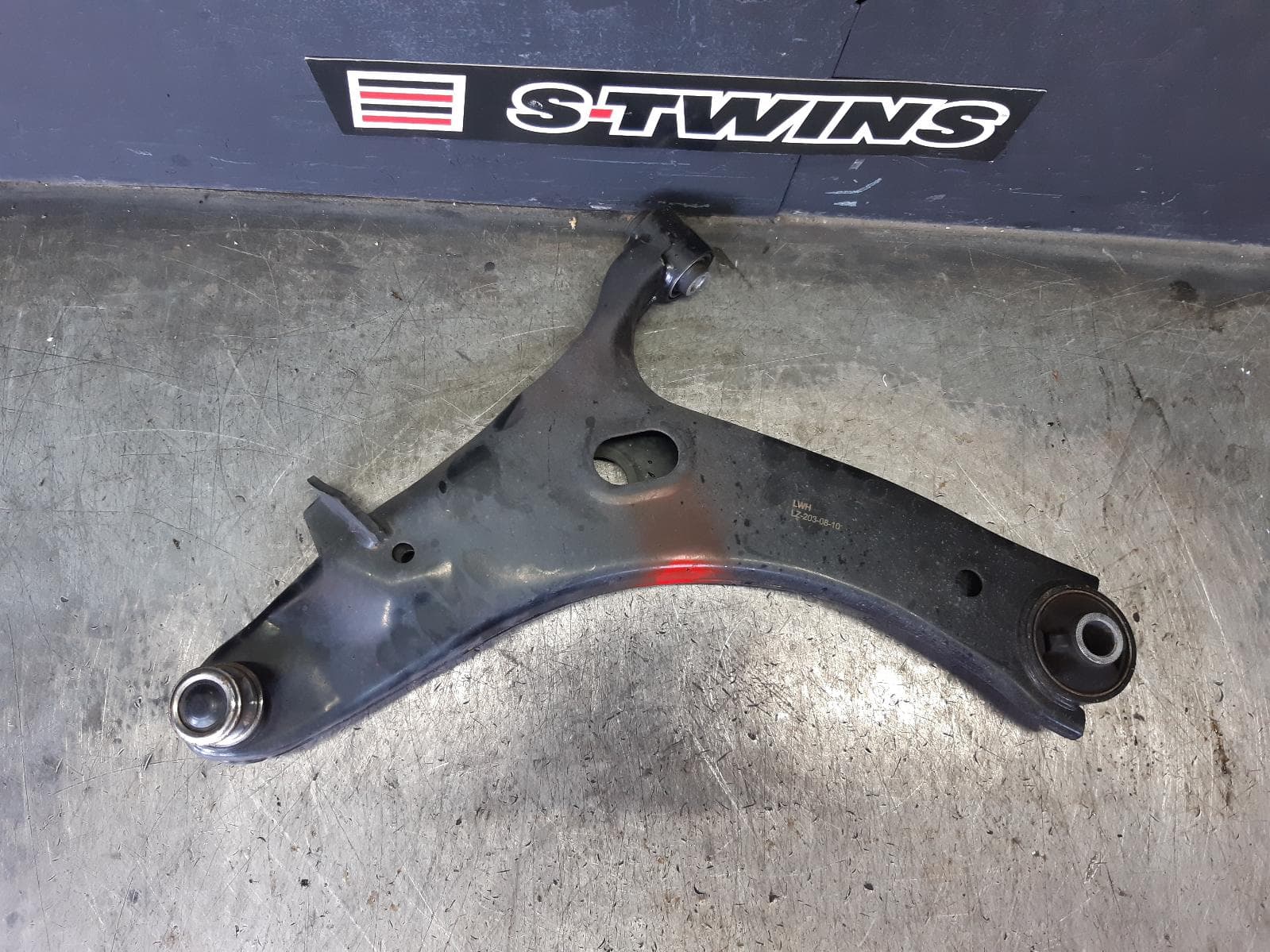 Used auto part listing image: 2015 SUBARU XV LEFT FRONT LOWER CONTROL ARM G4X, 08/11-04/17 0000357743